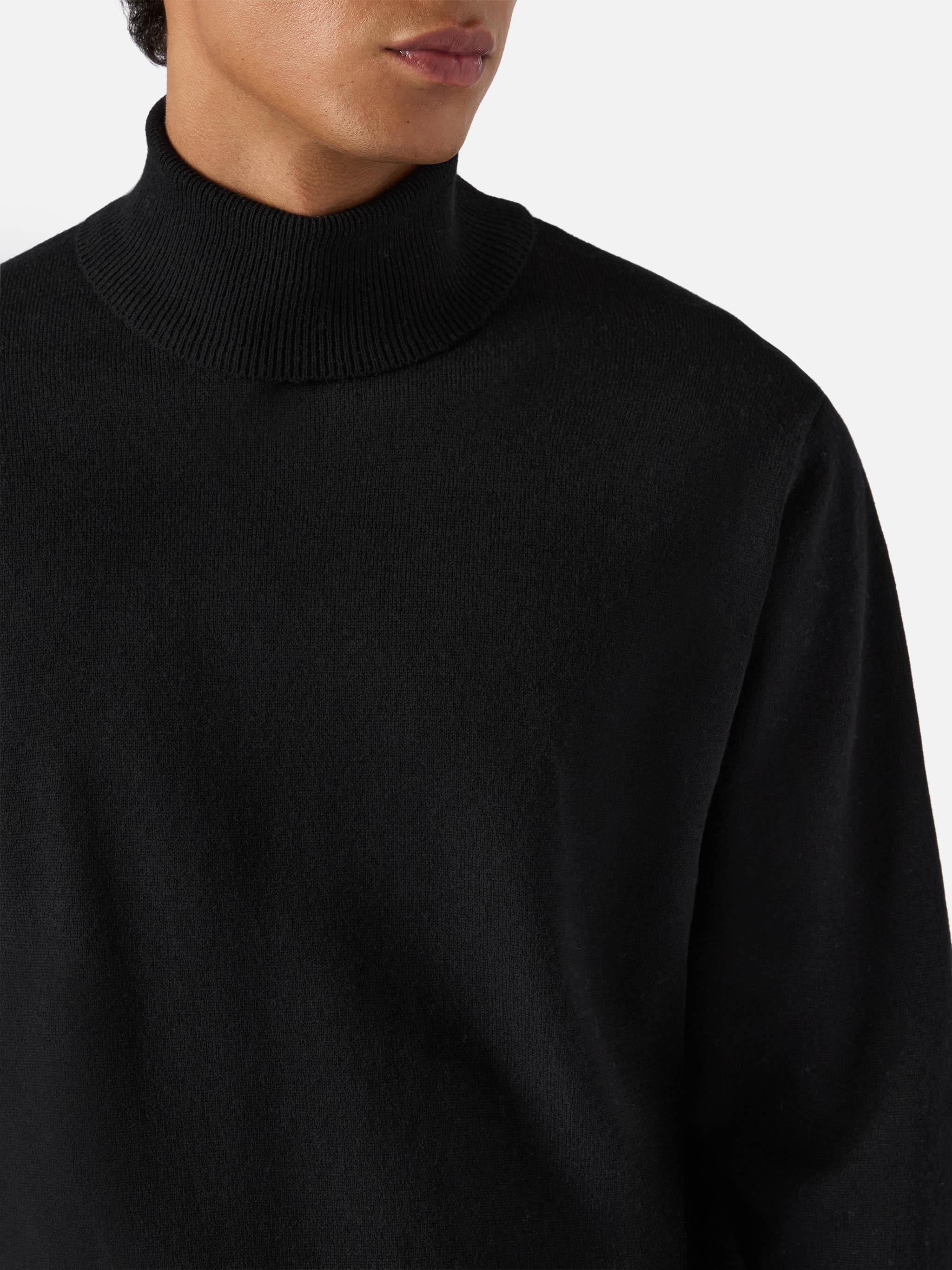 mc2-saint-barth-bond-dolcevita-uomo-nero-lana-merino-e-cashmere image 2