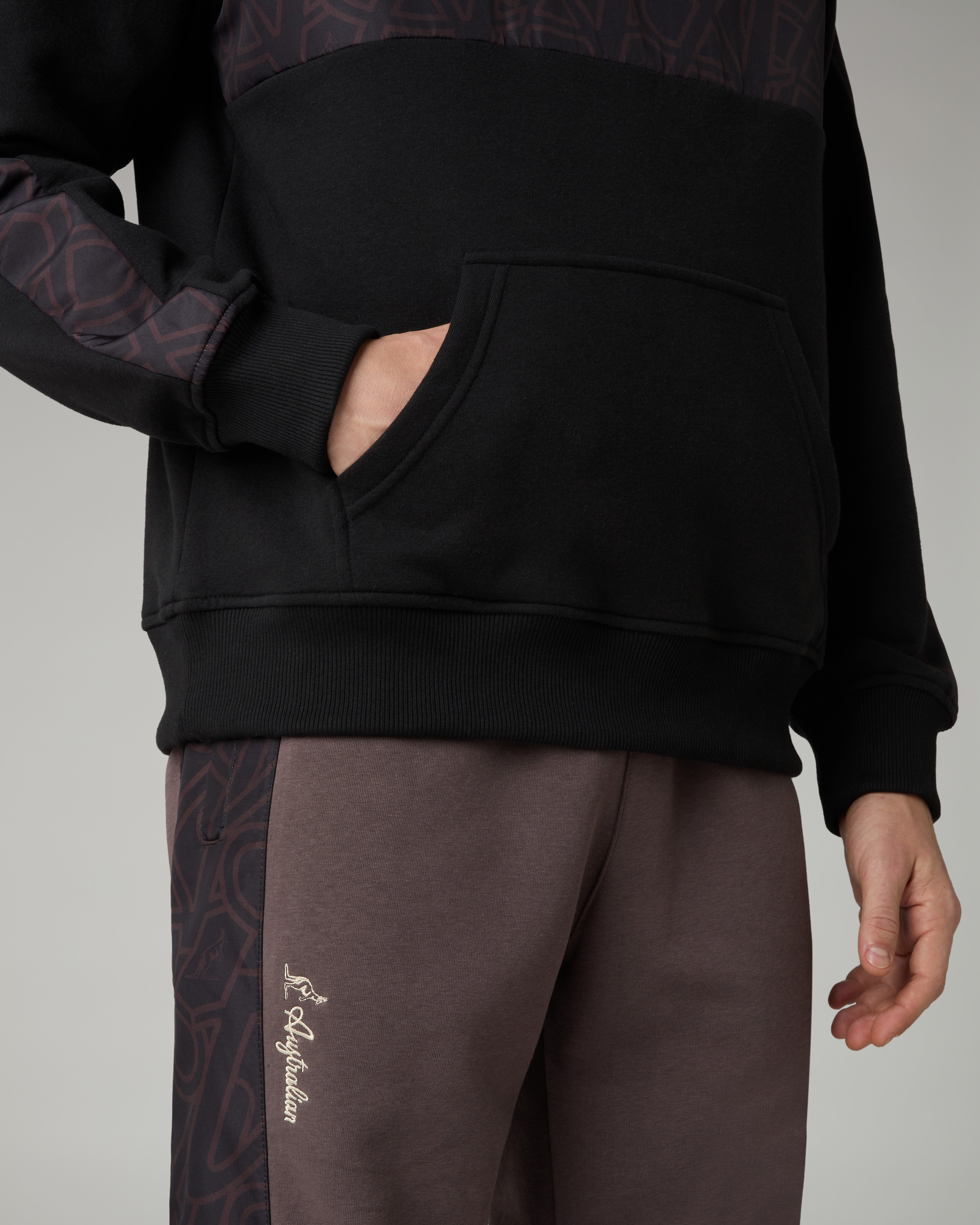 australian-iconissima-hoodie-felpa-nera-con-inserto-smash image 5