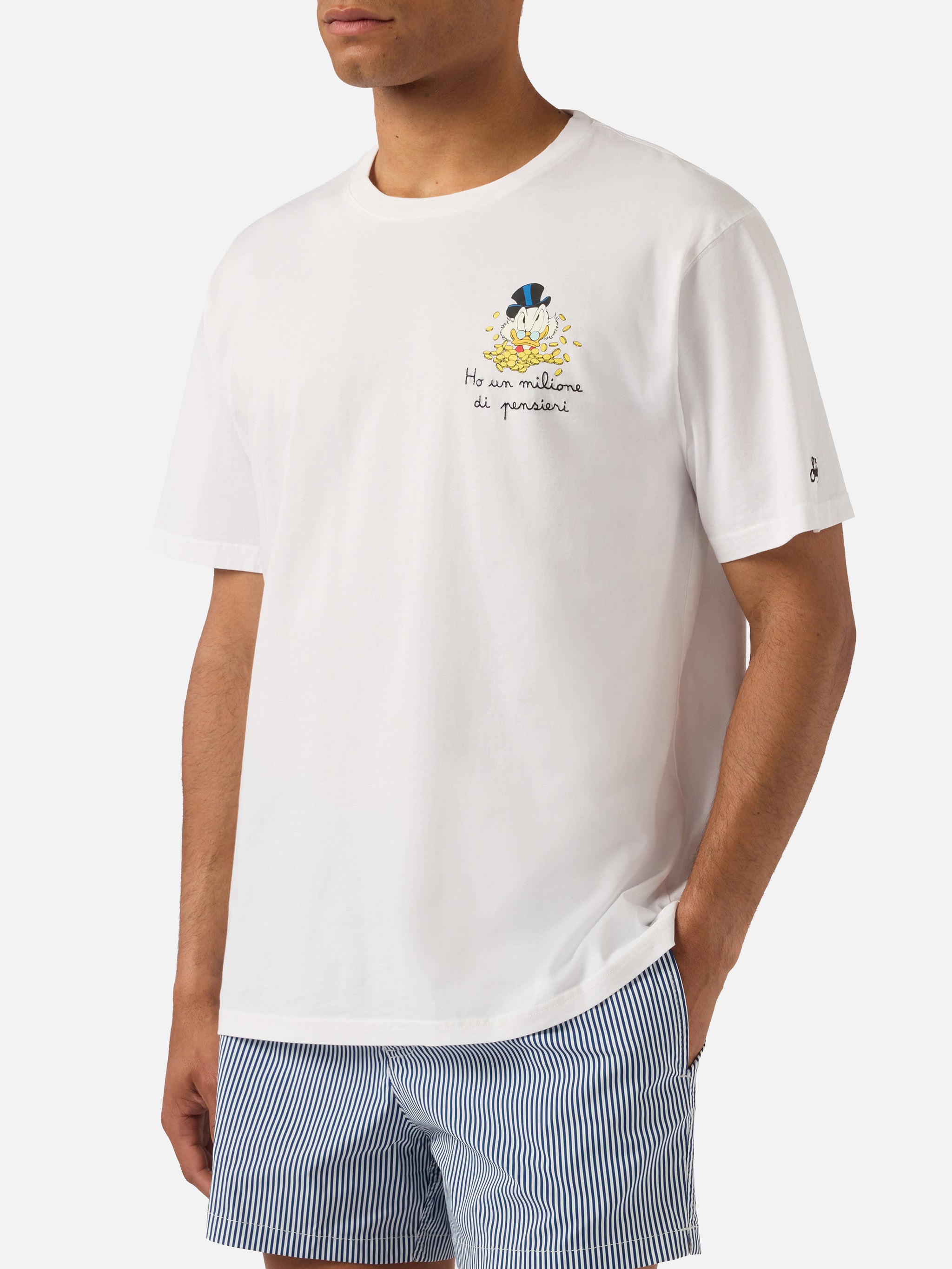 mc2-saint-barth-t-shirt-portofino-uomo-bianca-con-ricamo-ho-un-milione-di-pensie image 3