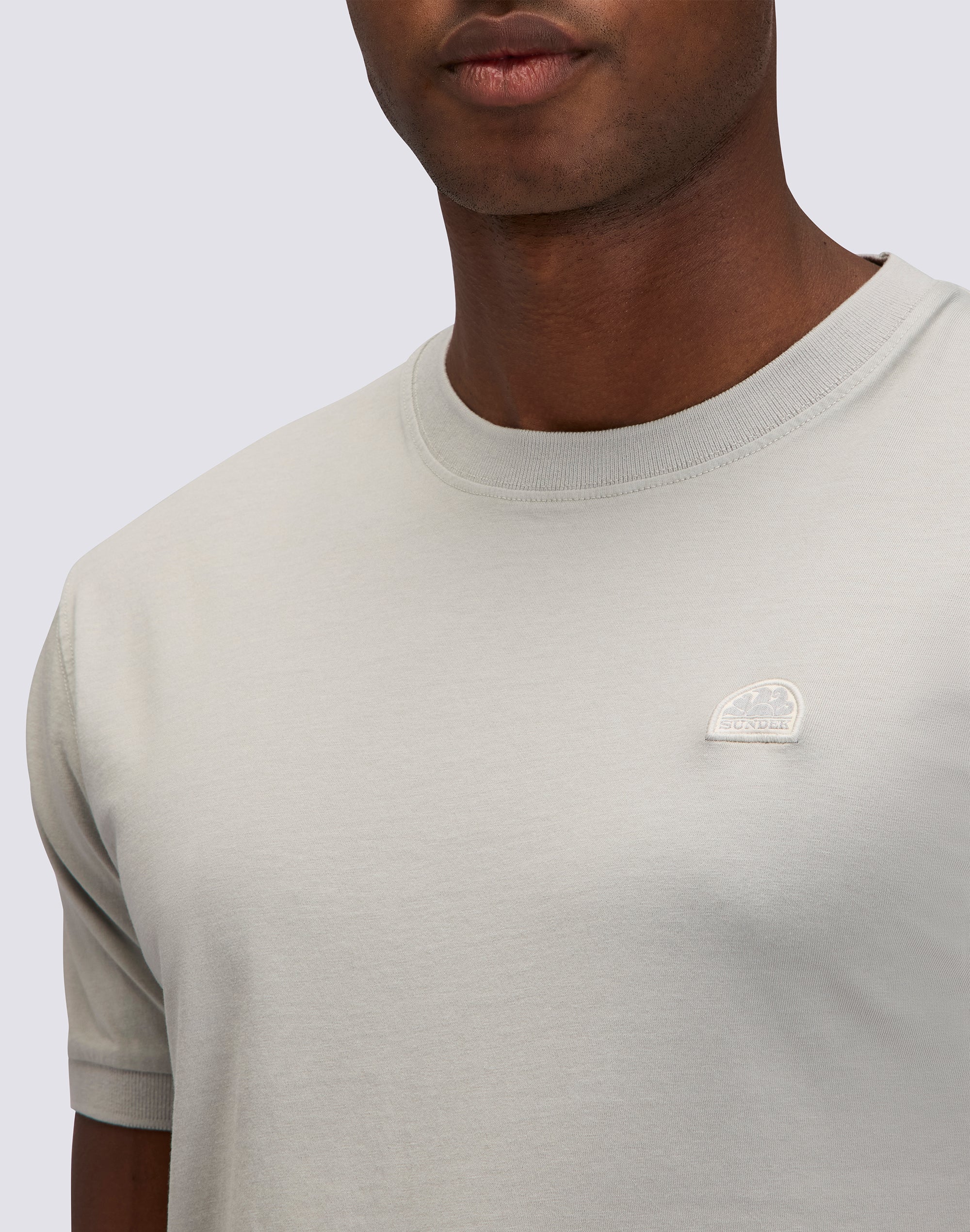 sundek-t-shirt-uomo-new-dey-girocollo-tinto-capo-con-patch-logo image 4