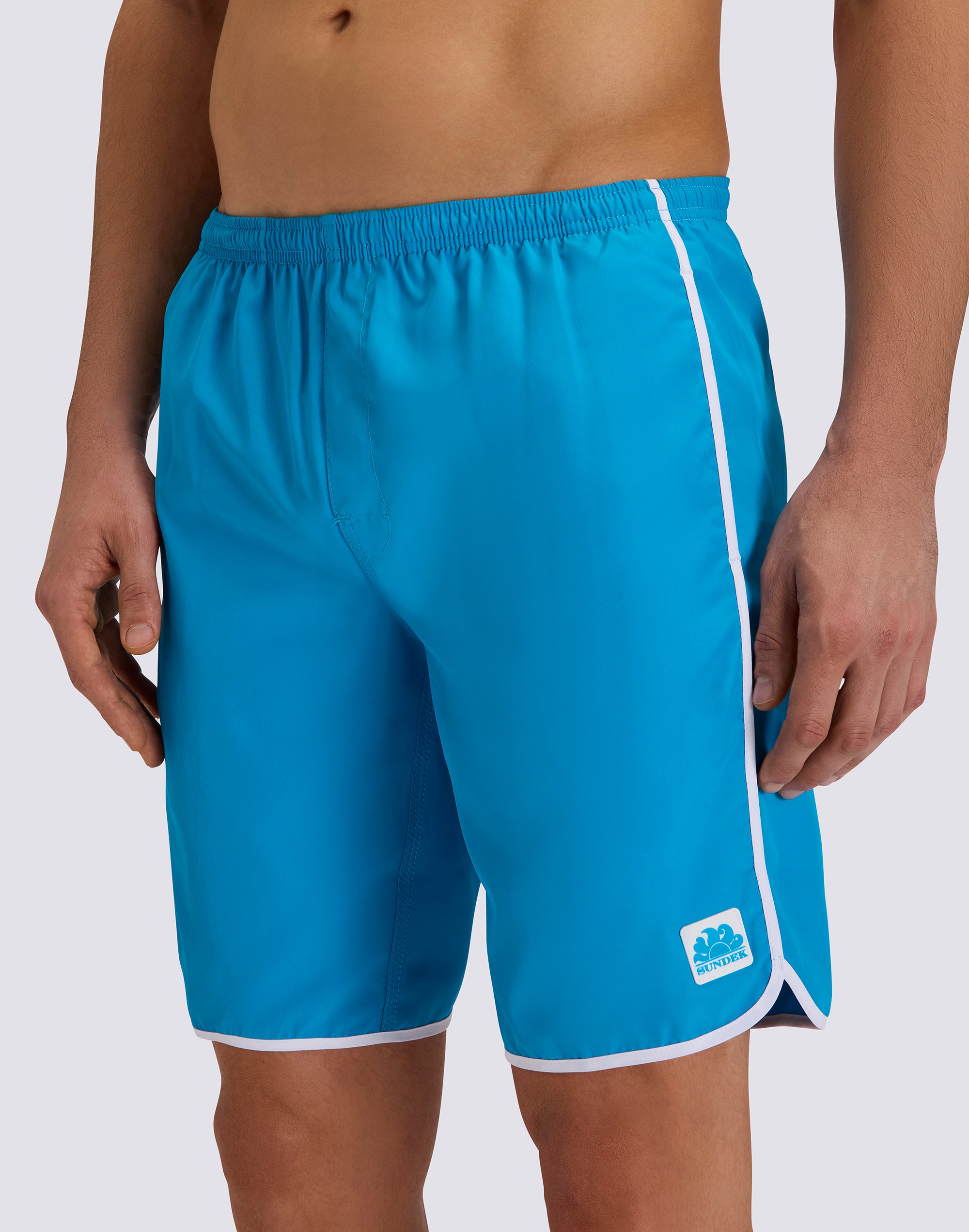 sundek-costume-uomo-lungo-repreve-46-cm-con-vita-elasticata-e-spacchi-rotondi image 3