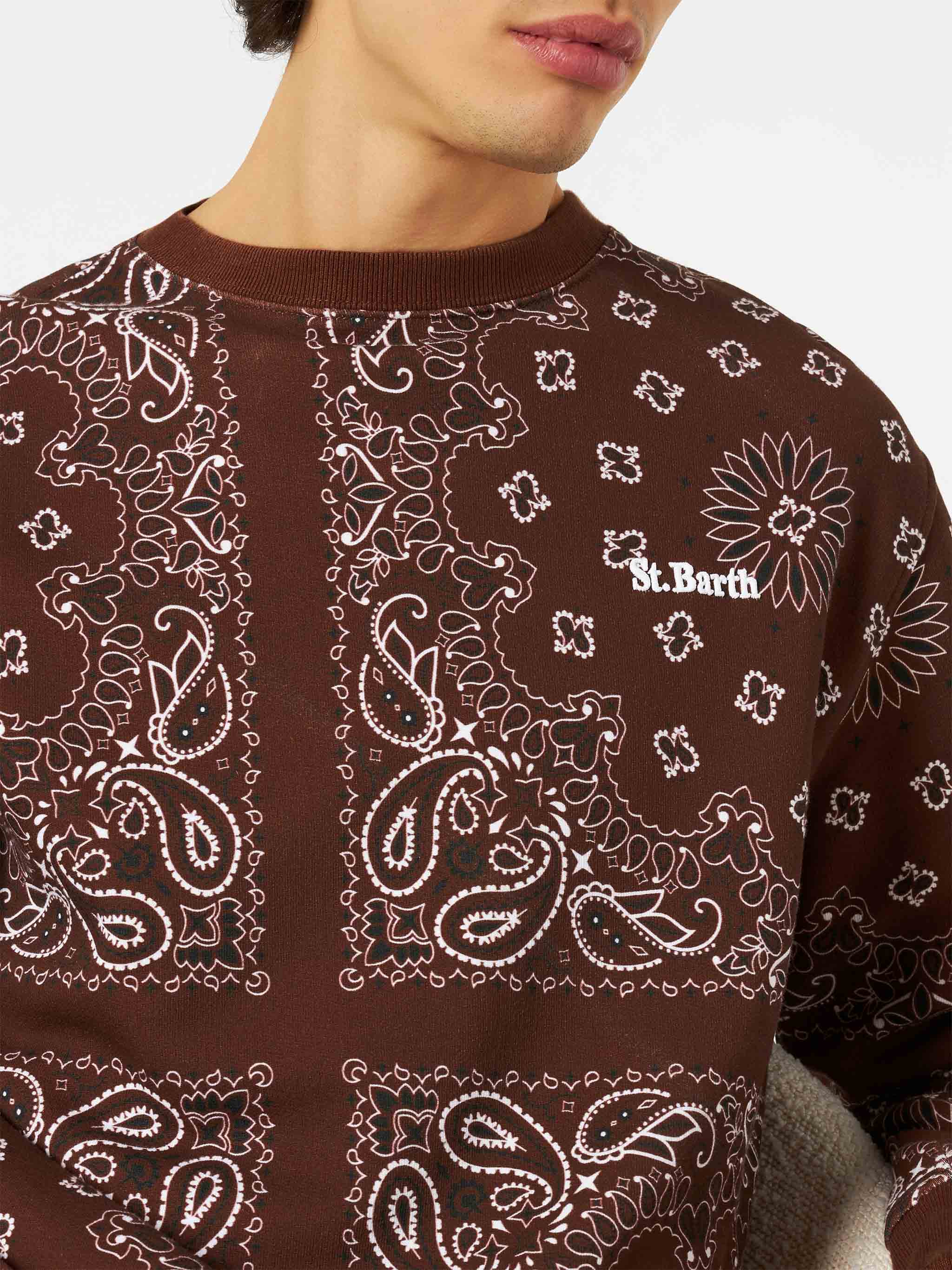 mc2-saint-barth-bris-bris001-felpa-girocollo-uomo-marrone-stampa-bandana image 2