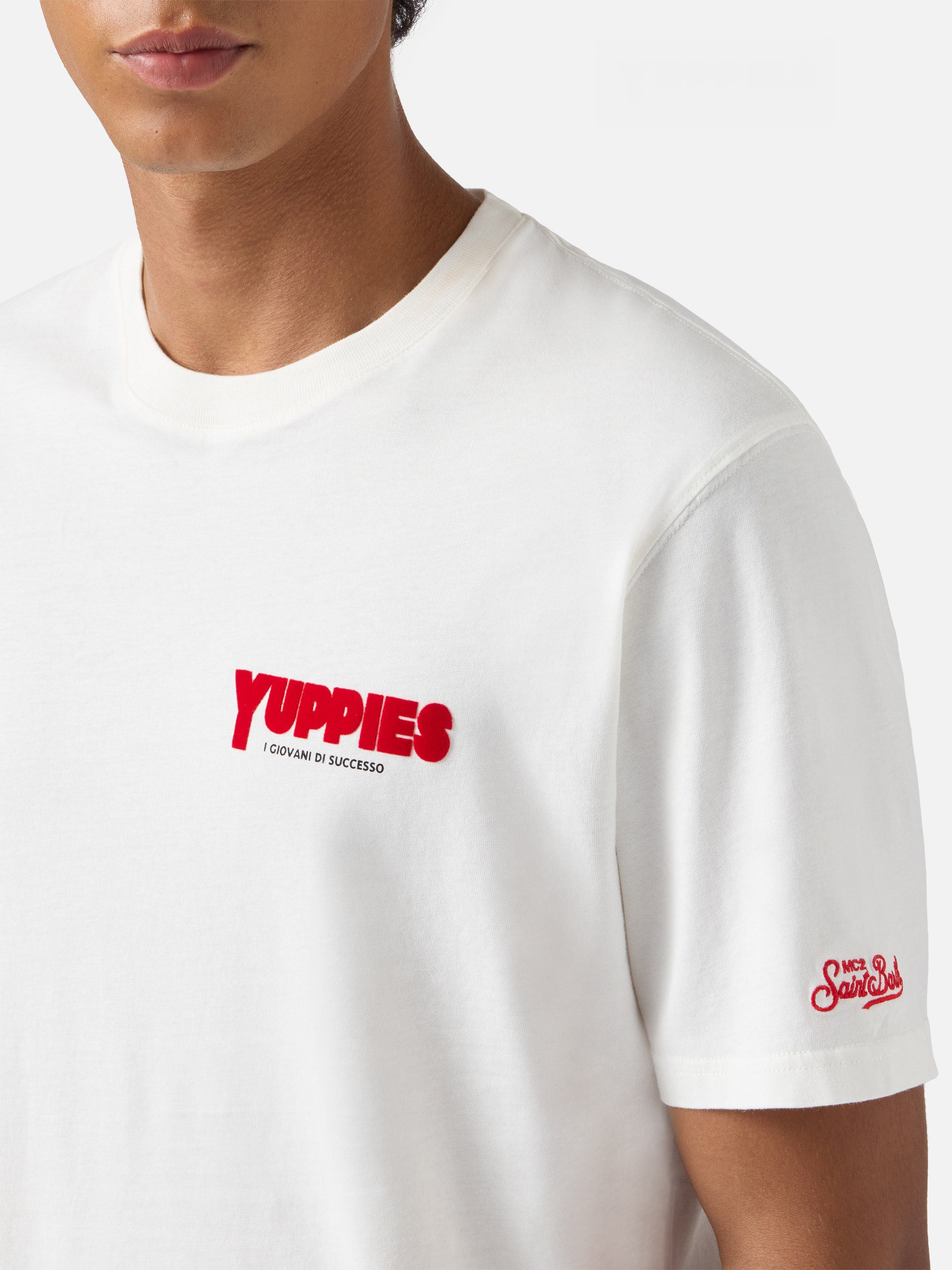 mc2-saint-barth-arnott-warm-t-shirt-uomo-cotone-bianco-stampa-yuppies-flock image 2
