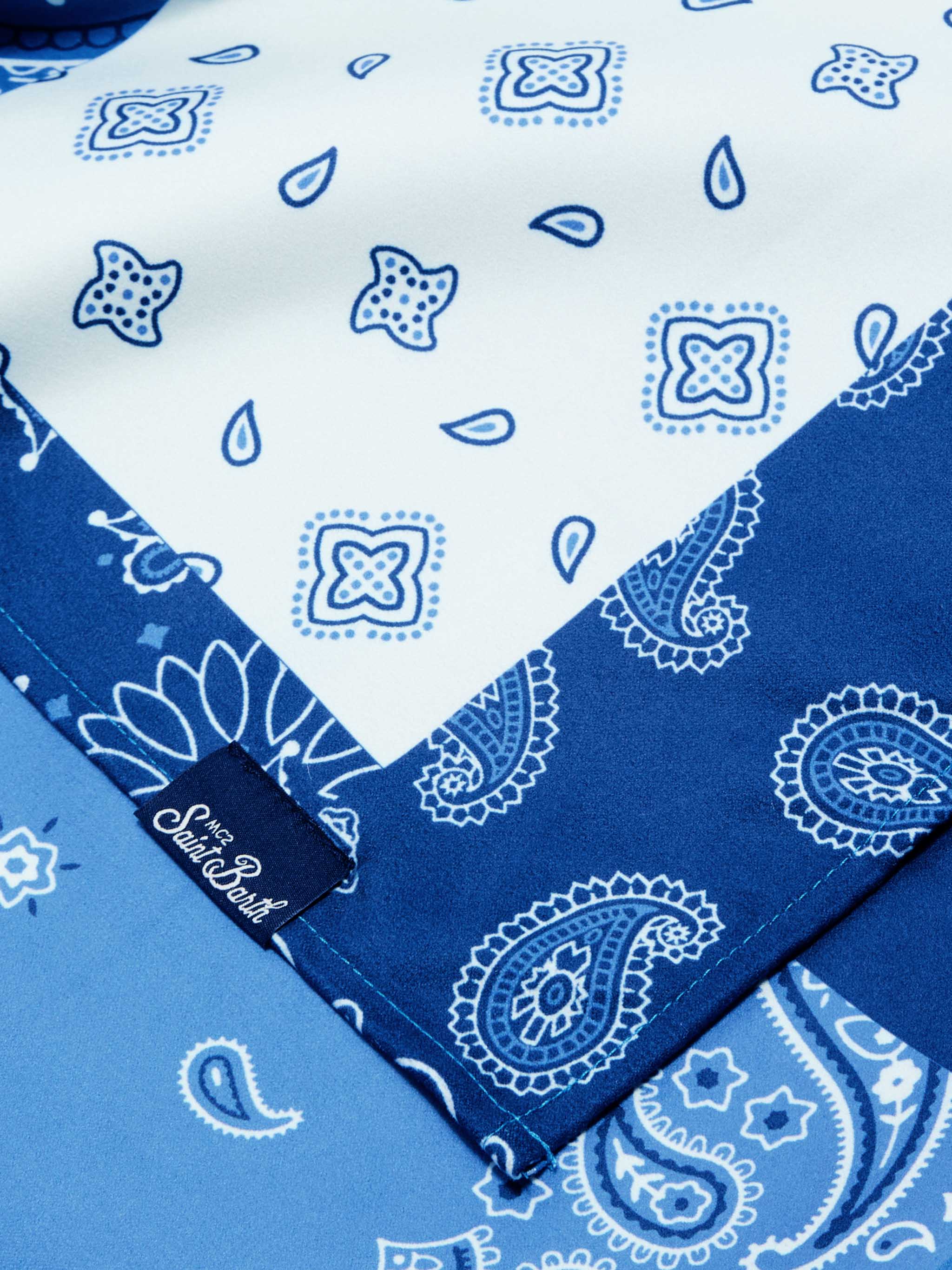mc2-saint-barth-aidan-telo-mare-in-microfibra-blu-con-stampa-foulard image 2