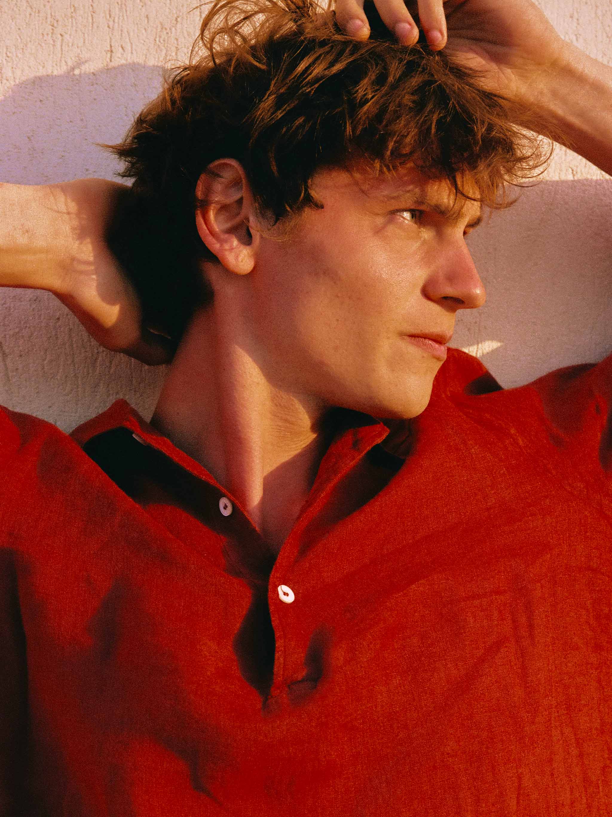 mc2-saint-barth-raphael-polo-uomo-in-lino-rosso-maniche-lunghe image 4