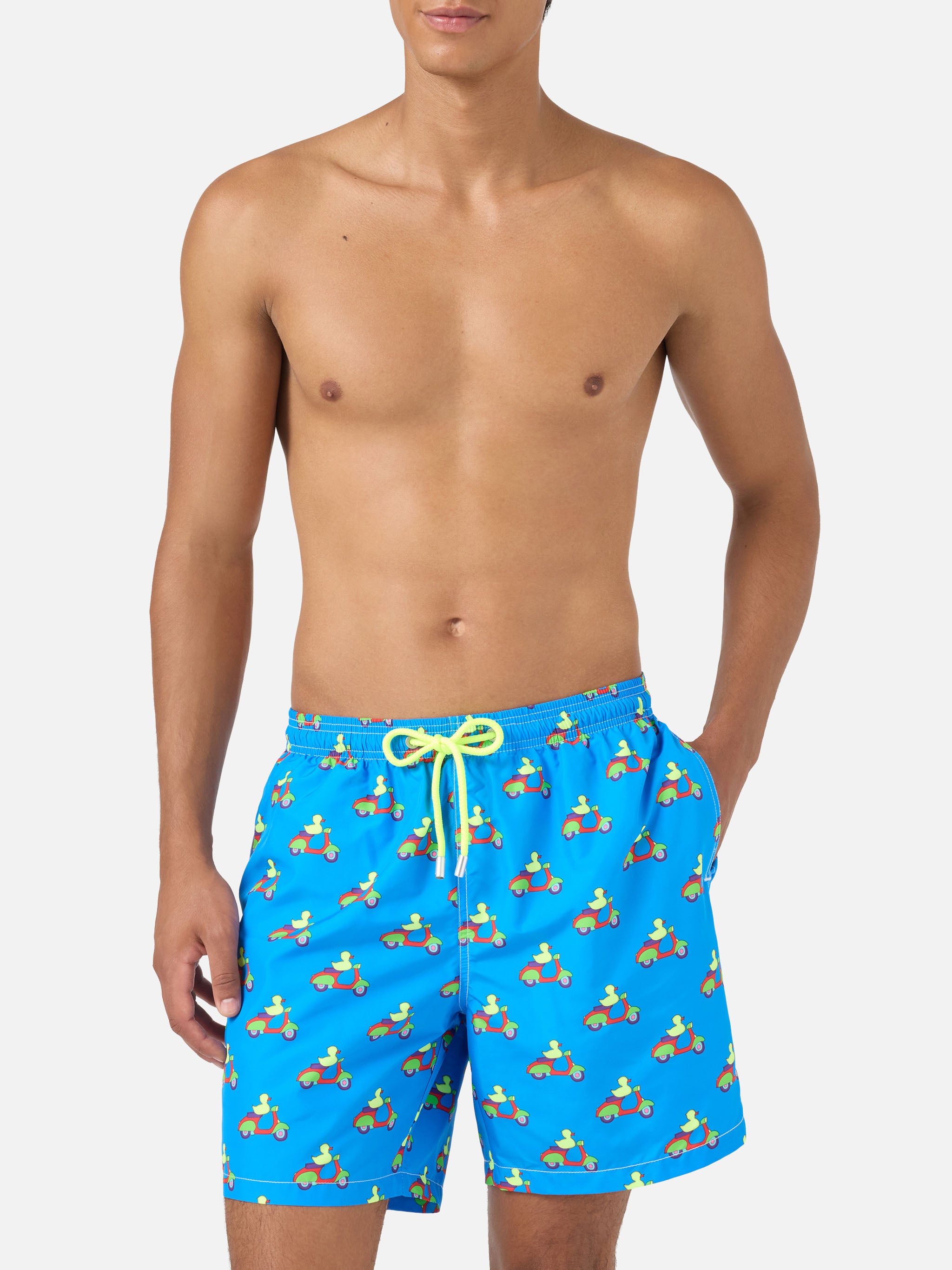 shorts-mare-mc2-saint-barth-blu-con-stampa-paperelle-su-scooter-special-edition- image 3
