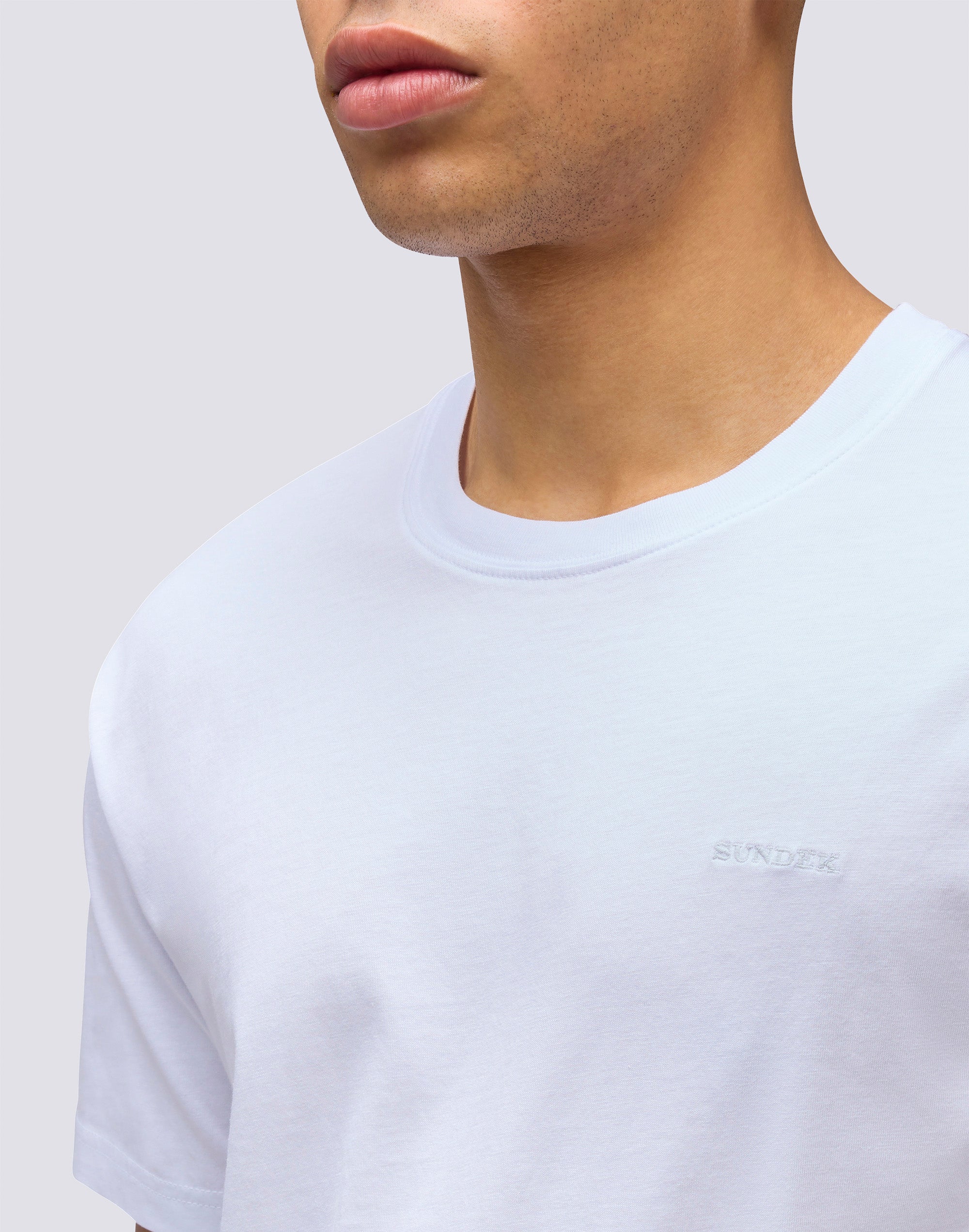 sundek-t-shirt-uomo-tinta-unita-con-ricamo-petto image 4