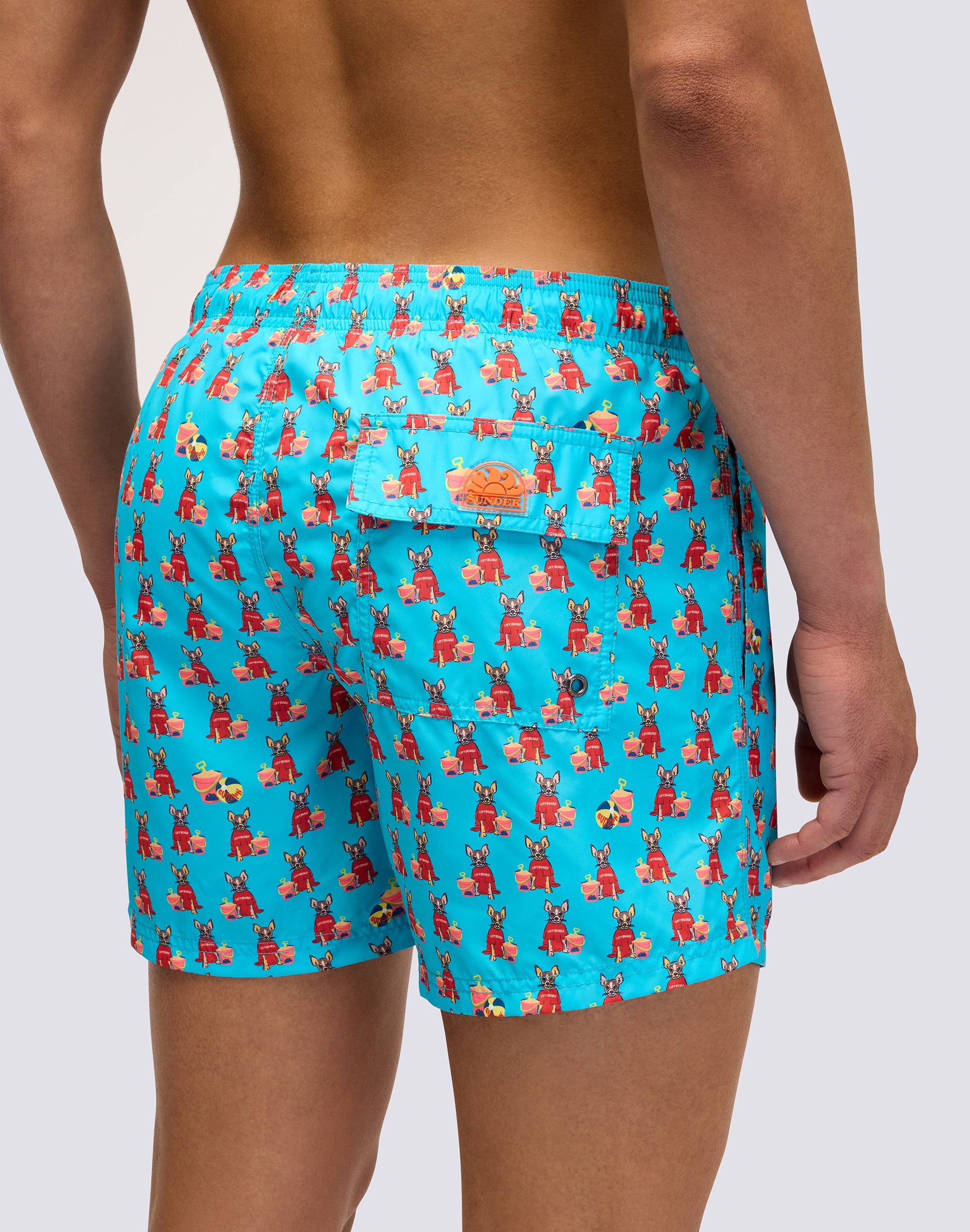 sundek-iconic-capsule-pelo-costume-da-bagno-uomo-lifeguard-chihuahua image 3