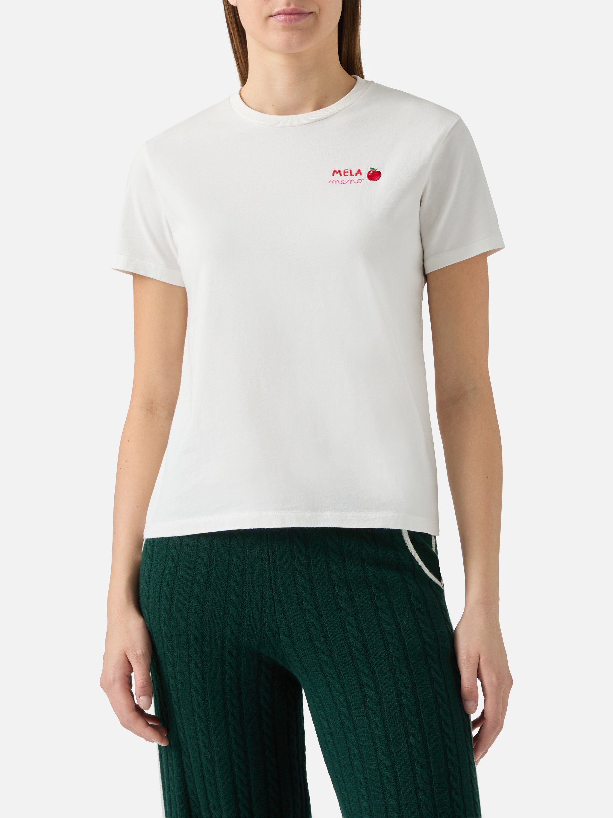 mc2-saint-barth-emilie-t-shirt-in-cotone-bianco-con-ricamo-mela-meno image 2
