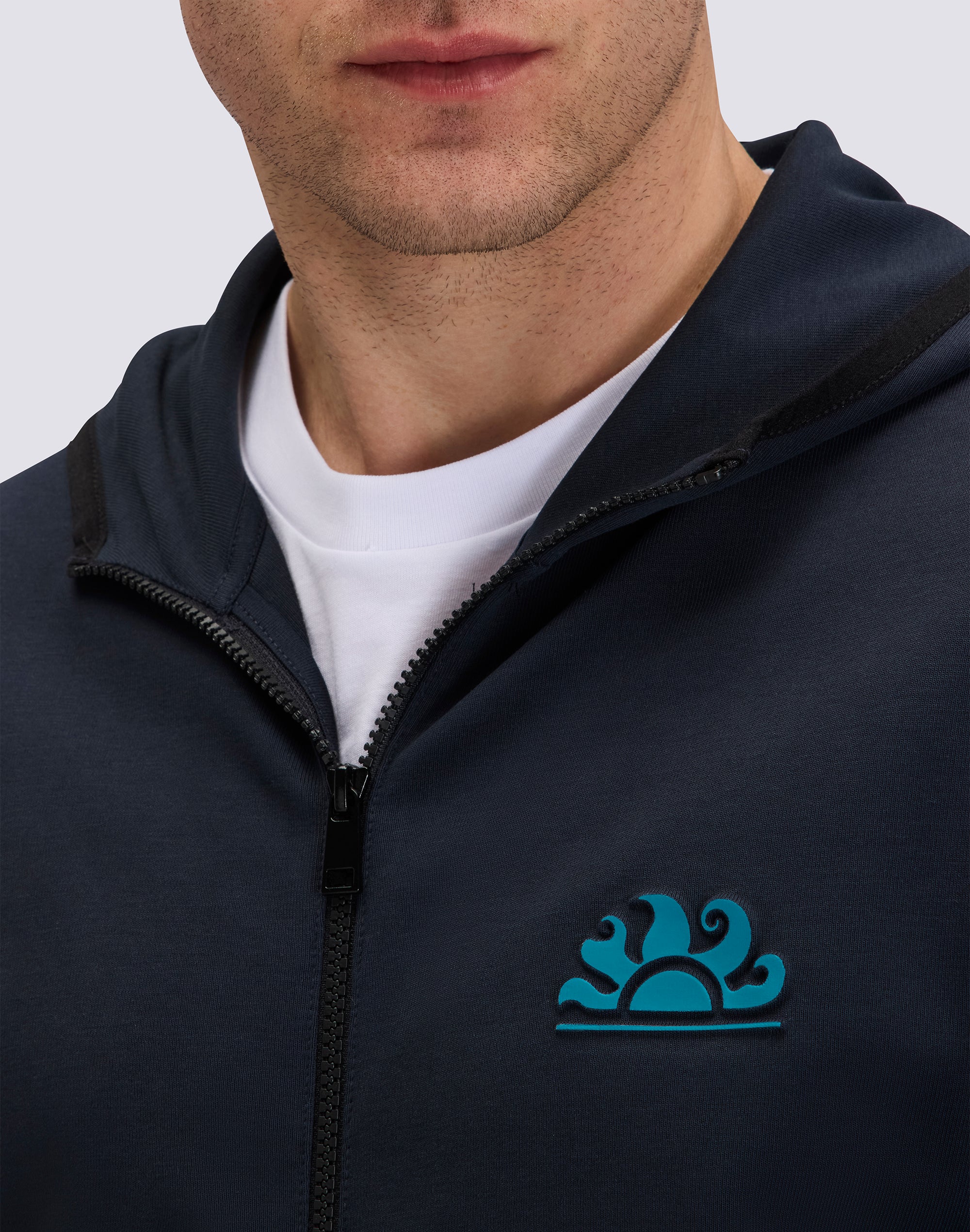 sundek-felpa-uomo-con-cappuccio-full-zip-cotone-interlock-riciclato-m416jhil400 image 4