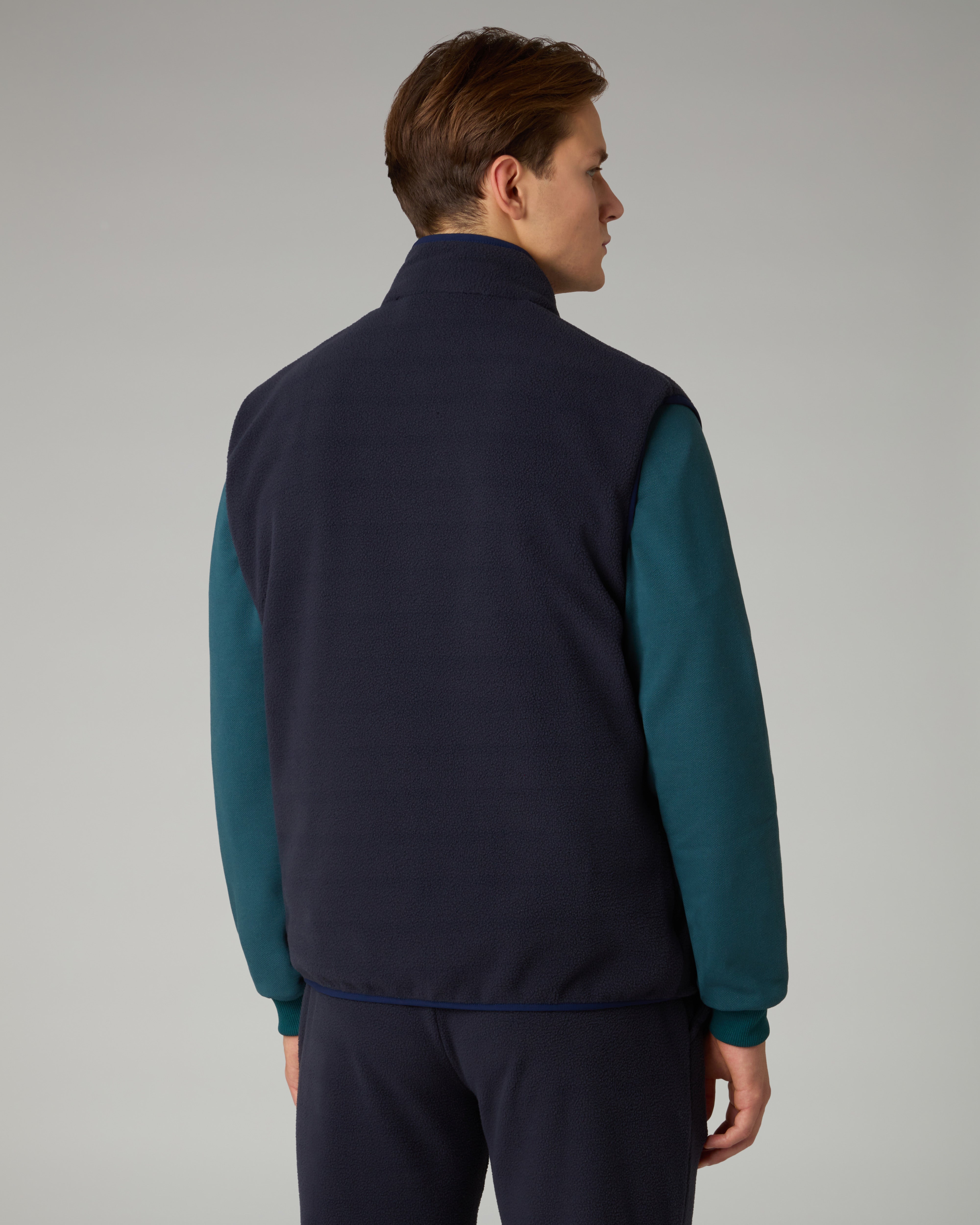 australian-color-block-gilet-in-pile image 4