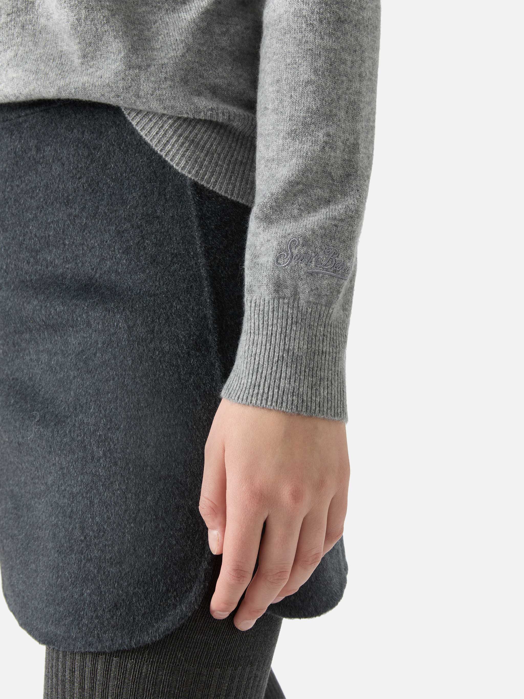 mc2-saint-barth-dolcevita-moody-in-cashmere-grigio-melange-con-ricamo-st-barth image 4
