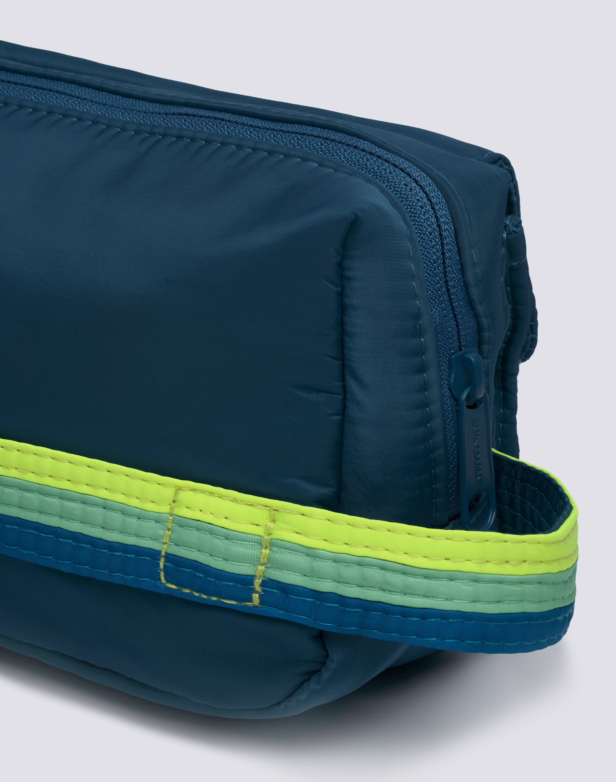 sundek-beauty-case-con-dettagli-arcobaleno-travel-pouch image 2
