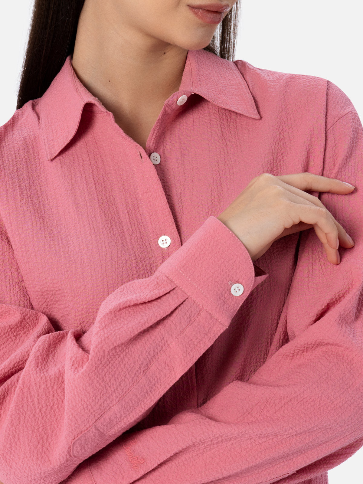 mc2-saint-barth-aisha-camicia-seersucker-rosa-tinta-unita-maniche-lunghe image 2