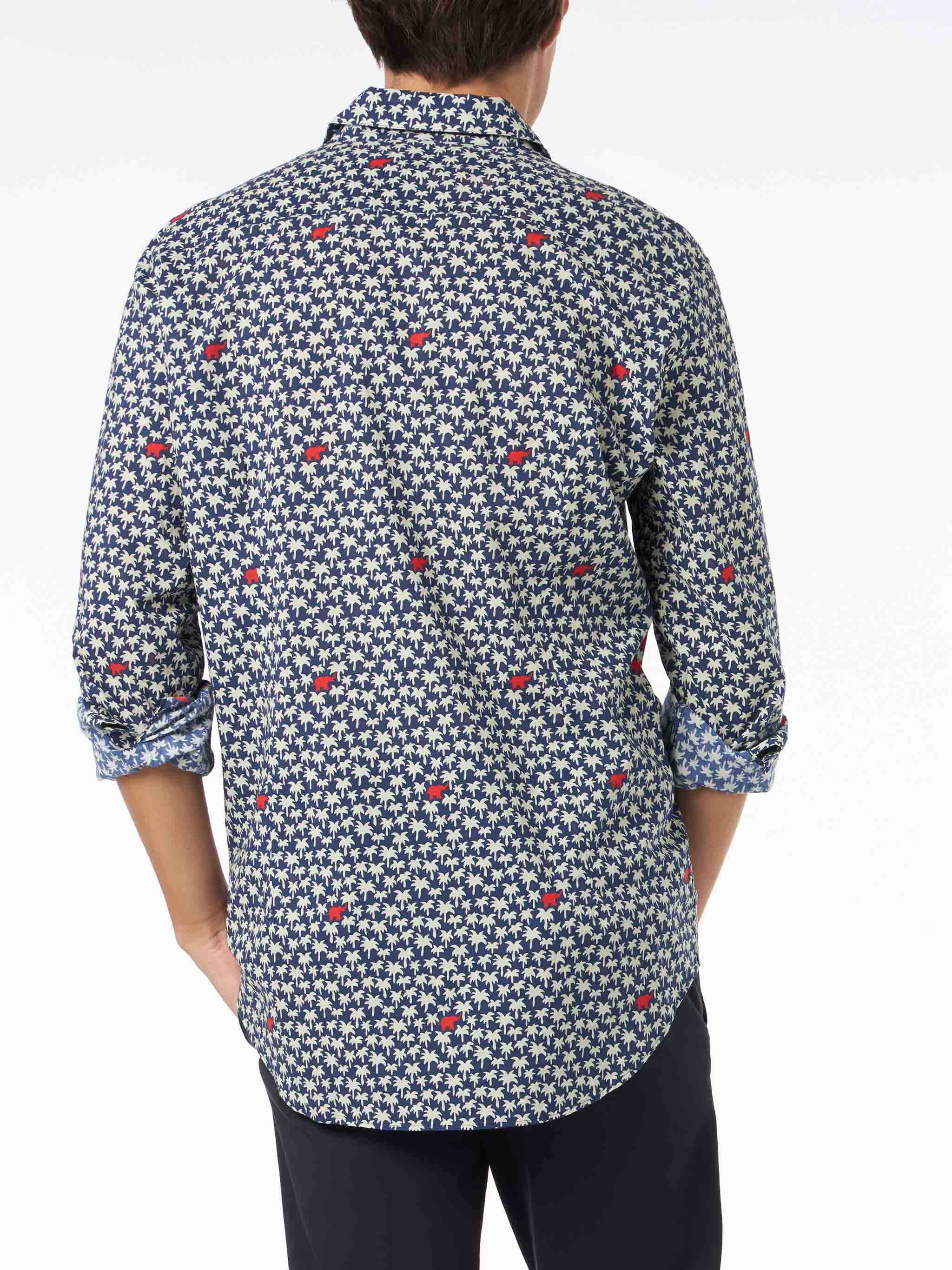 camicia-sikelia-mc2-saint-barth-in-mussola-di-cotone-con-stampa-palme-blu image 2