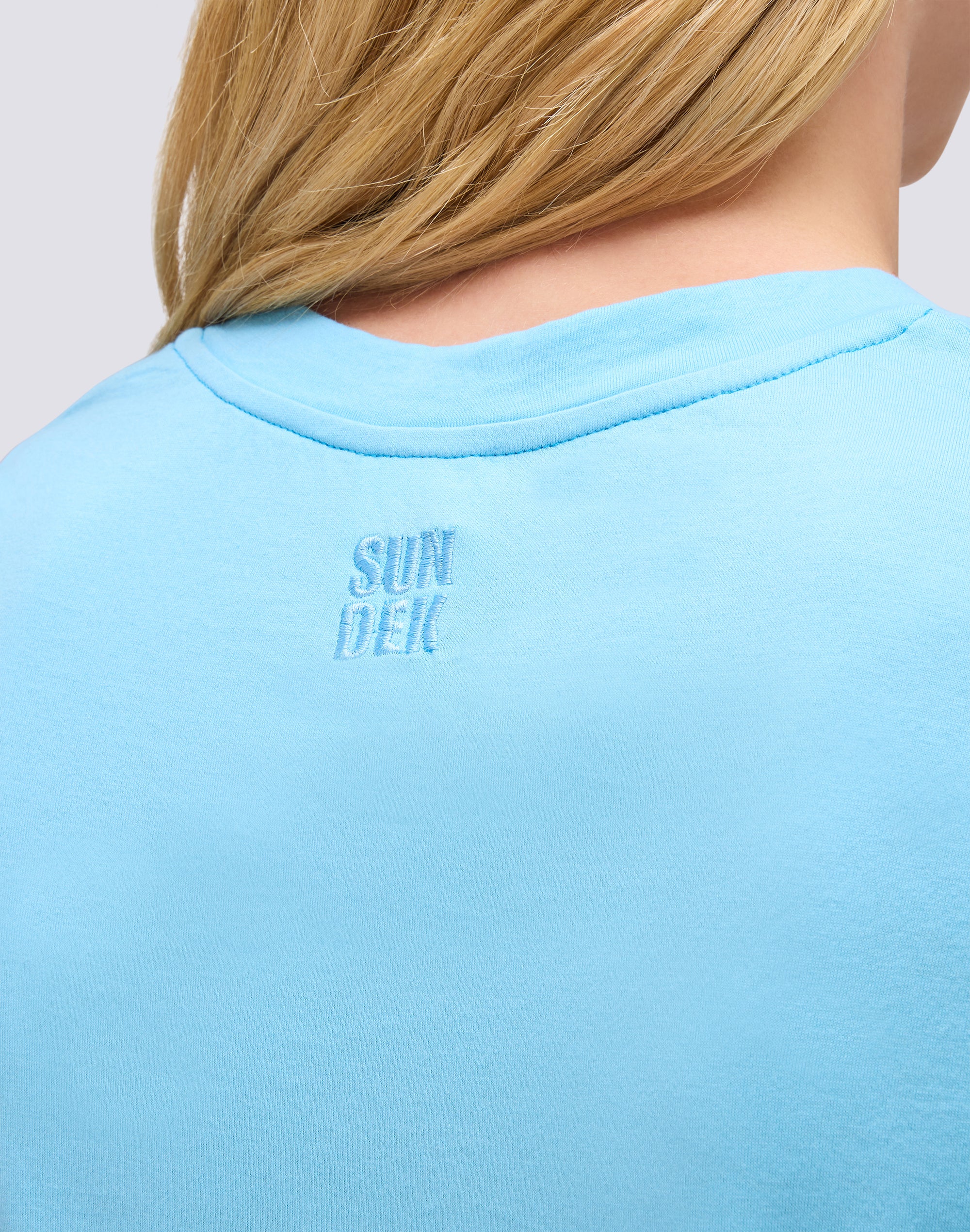sundek-t-shirt-donna-crop-boxy-fit-con-nodo image 3