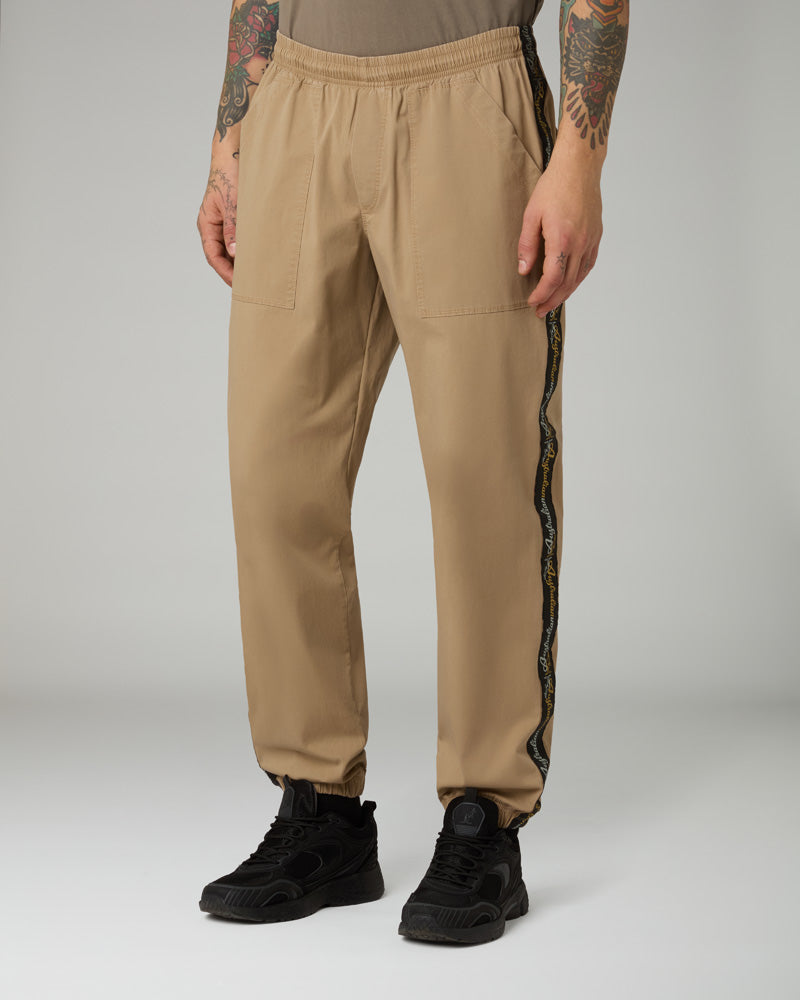 australian-mirage-lux-track-pant-caramello-pantalone-cotton-twill-con-banda-lux image 1
