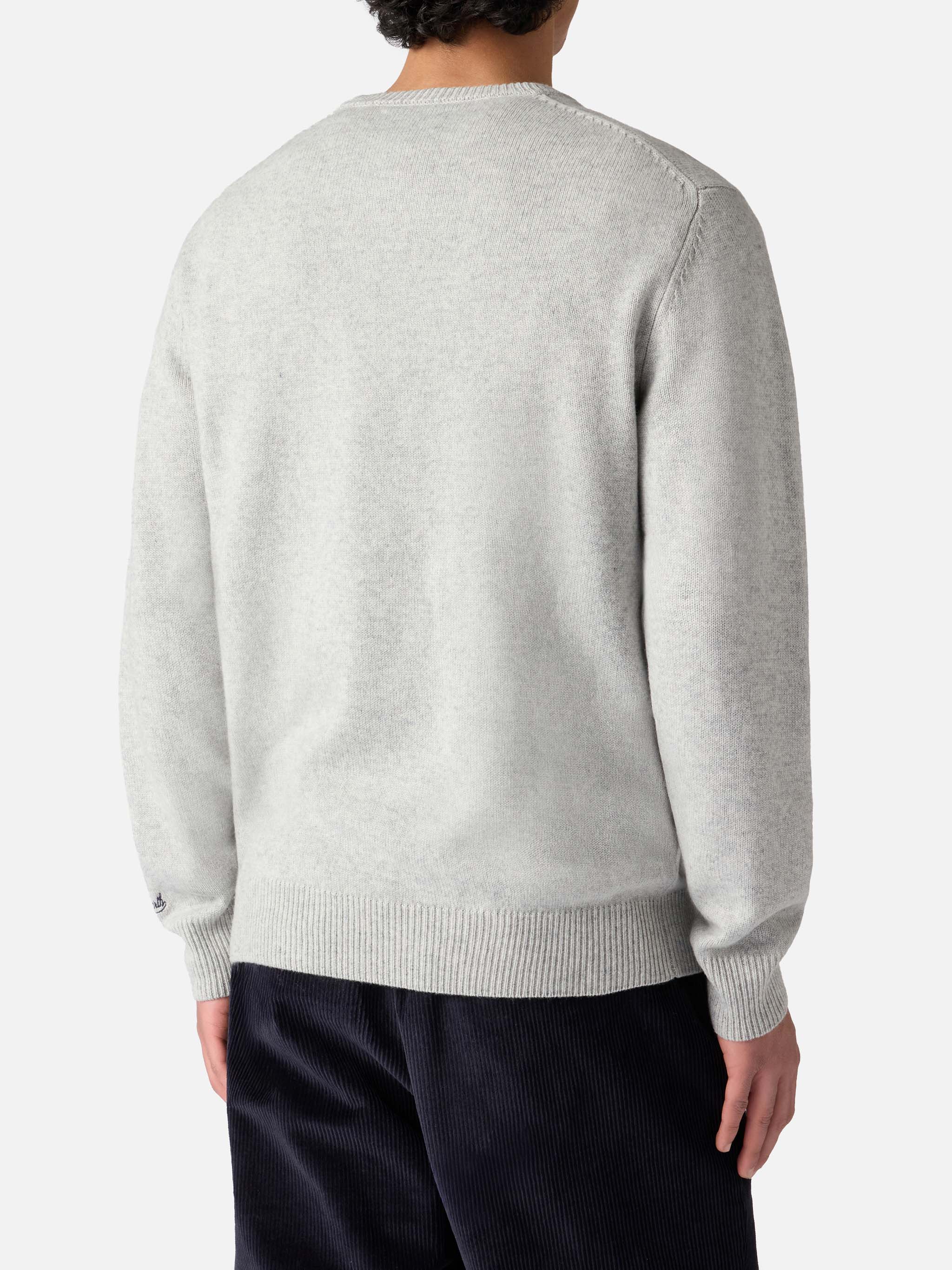 maglione-girocollo-uomo-mc2-saint-barth-heron-grigio-chiaro-con-ricamo-super-g-s image 3