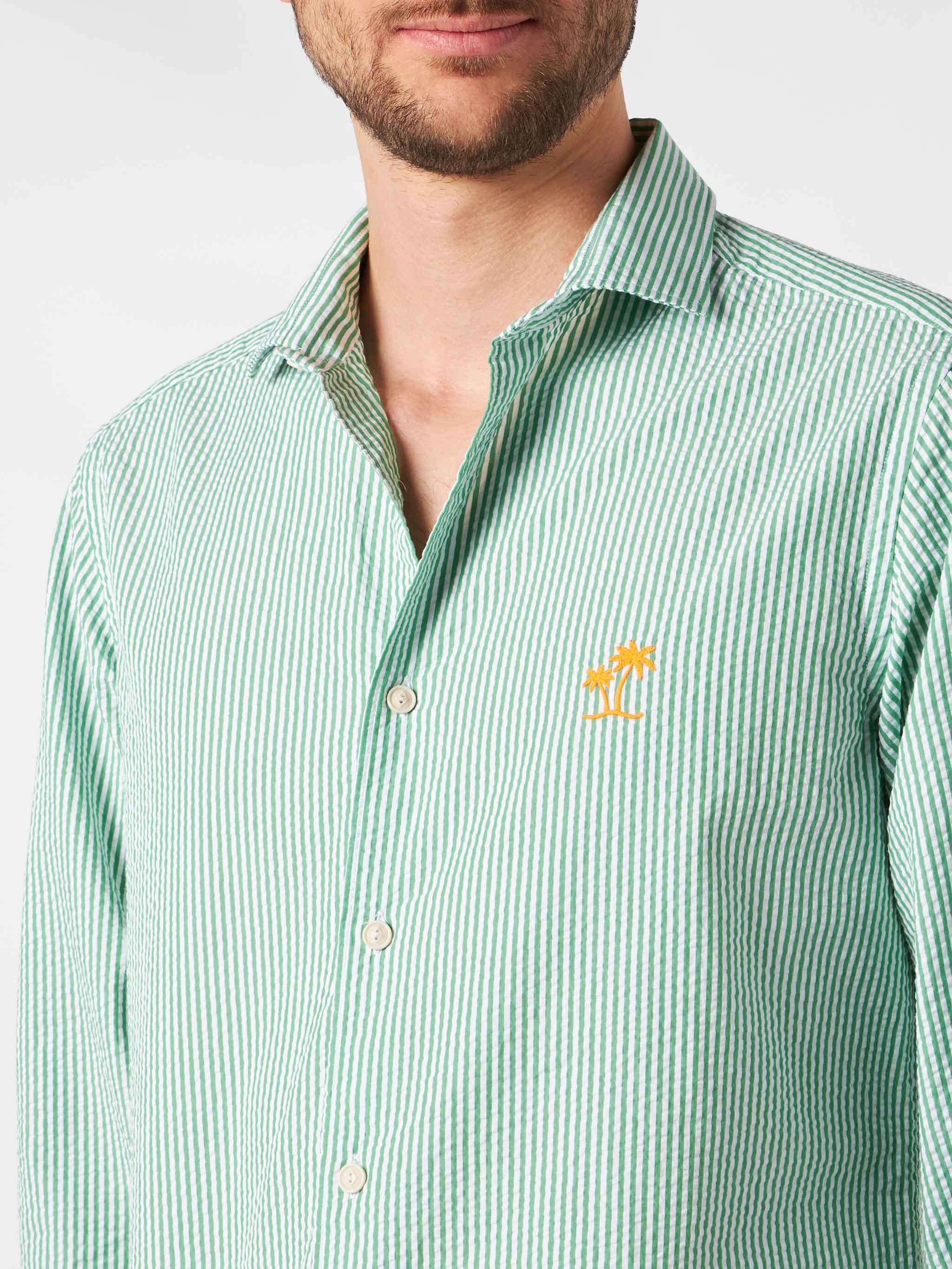 mc2-saint-barth-camicia-pamplona-uomo-in-seersucker-a-righe-verdi-con-ricamo-pal image 3