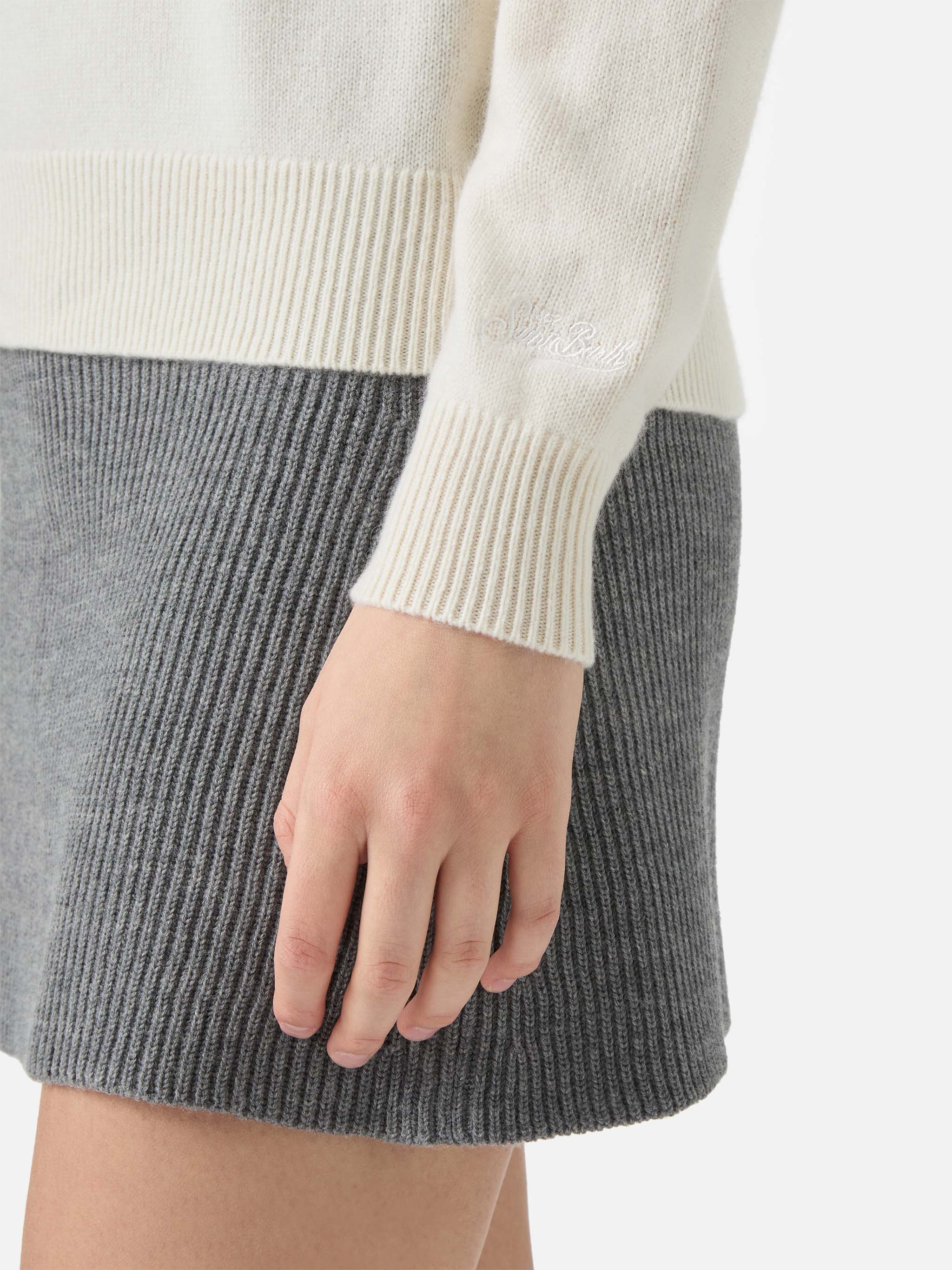 mc2-saint-barth-maglione-louise-puro-cashmere-bianco-applicazione-st-moritz-stra image 4