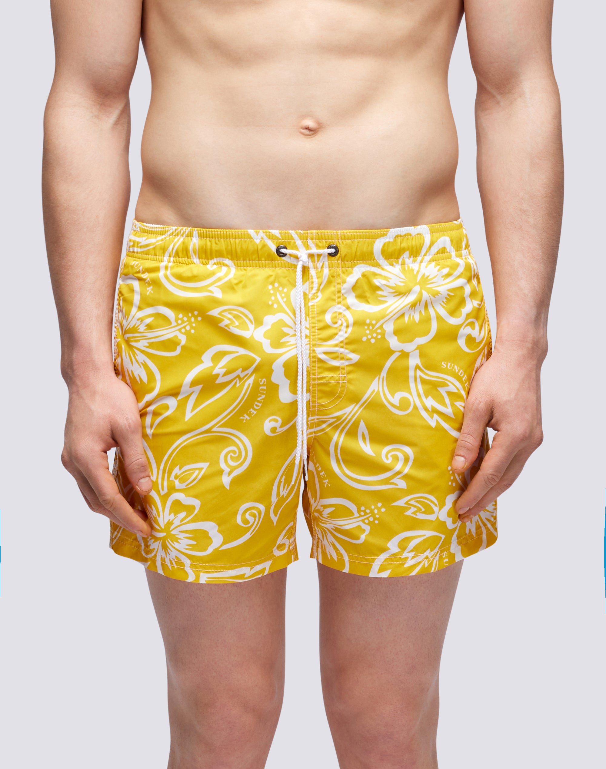 sundek-costume-uomo-corto-archive-hibiscus-sk23-nylon-taffeta-35-cm image 2