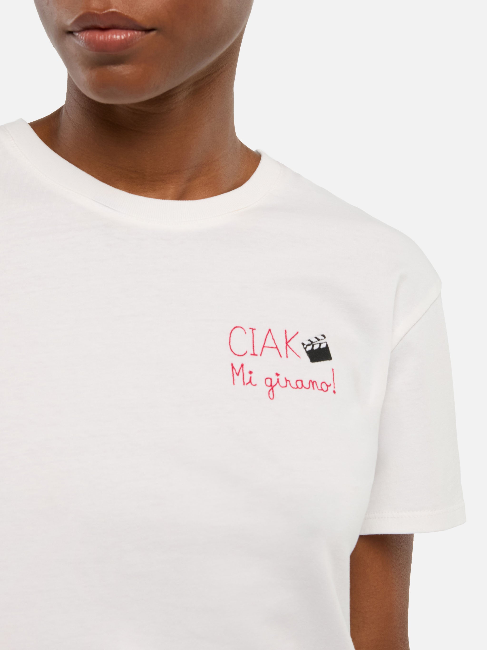 mc2-saint-barth-t-shirt-emilie-in-cotone-con-ricamo-ciak-mi-girano image 1
