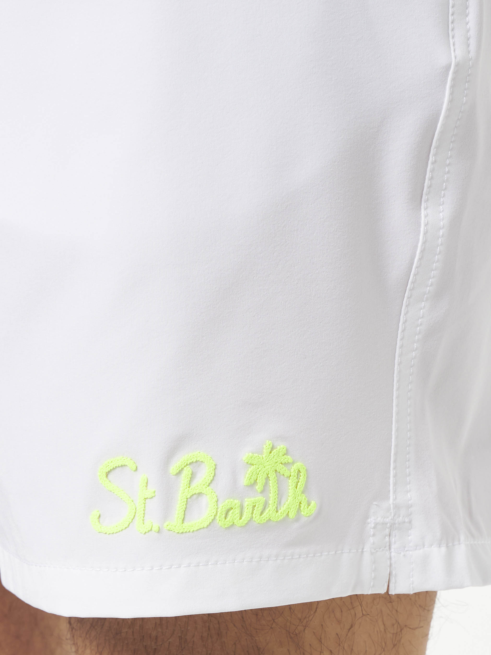 mc2-saint-barth-costume-mare-comfort-uomo-bianco-con-logo-a-contrasto image 5