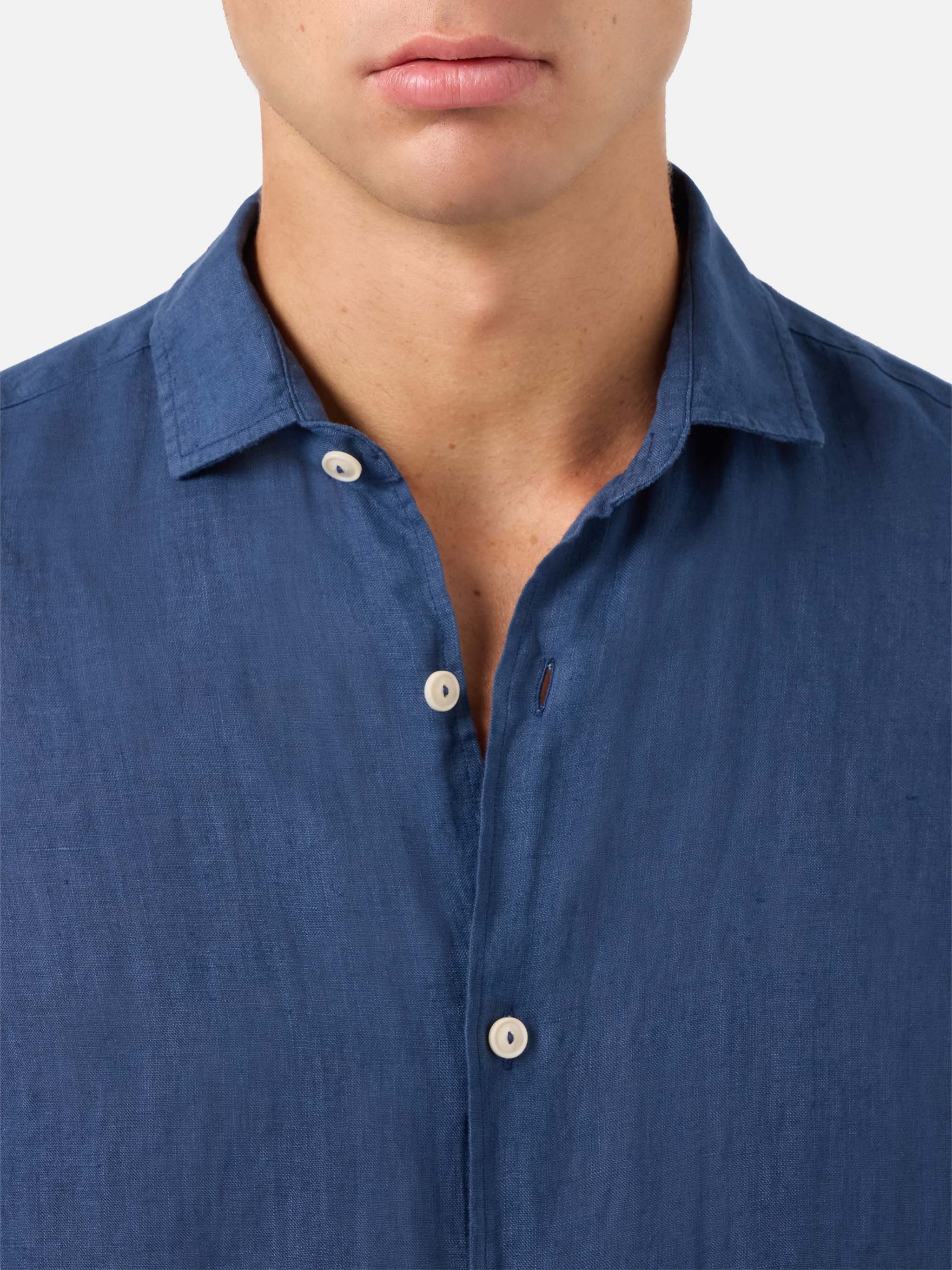 mc2-saint-barth-pamplona-camicia-uomo-in-puro-lino-blu-navy image 2