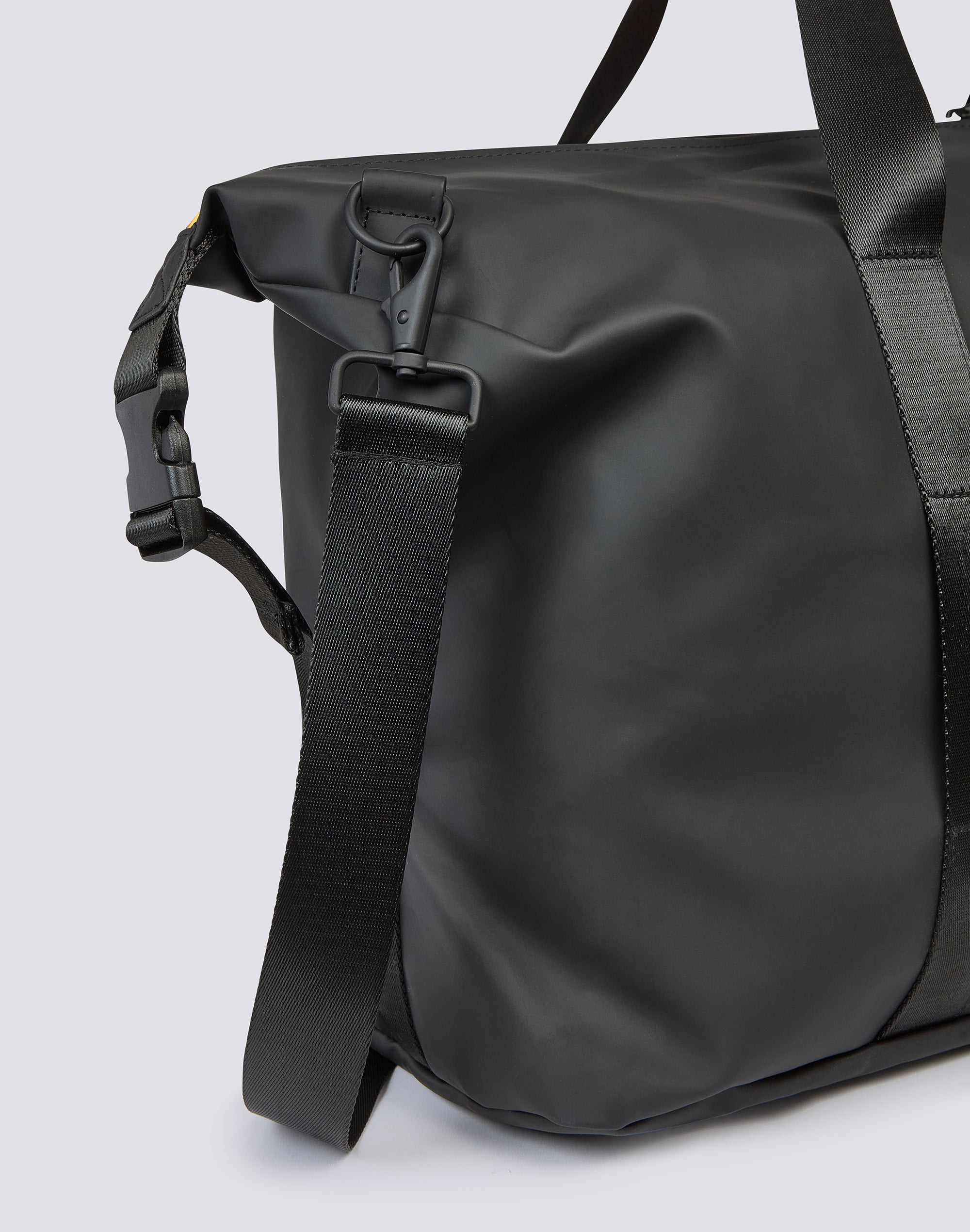 sundek-am236abpy600-borsone-con-zip-saldata-e-manici-regolabili image 3