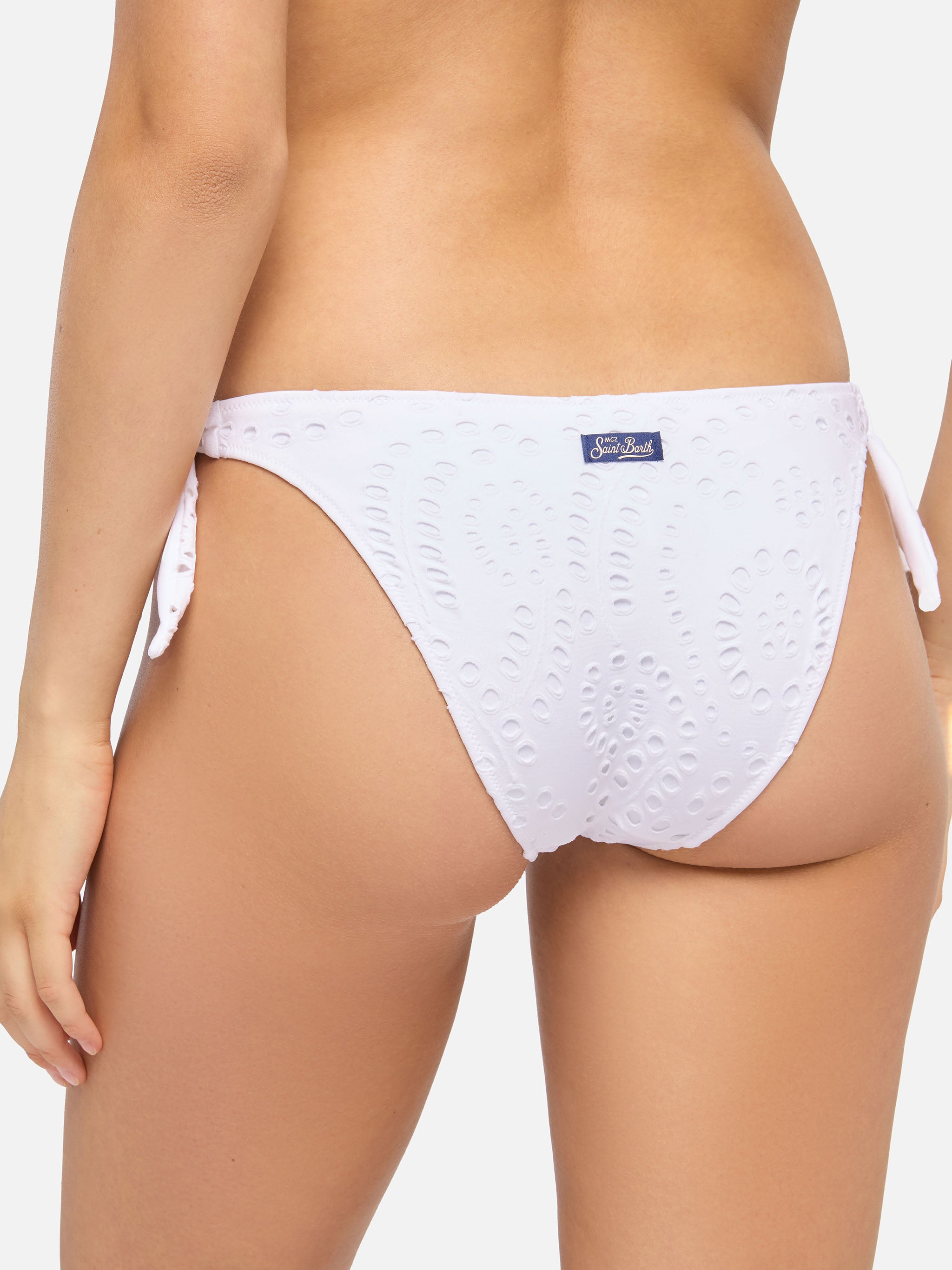 mc2-saint-barth-yali-slip-mare-classico-donna-in-pizzo-sangallo-nero image 2