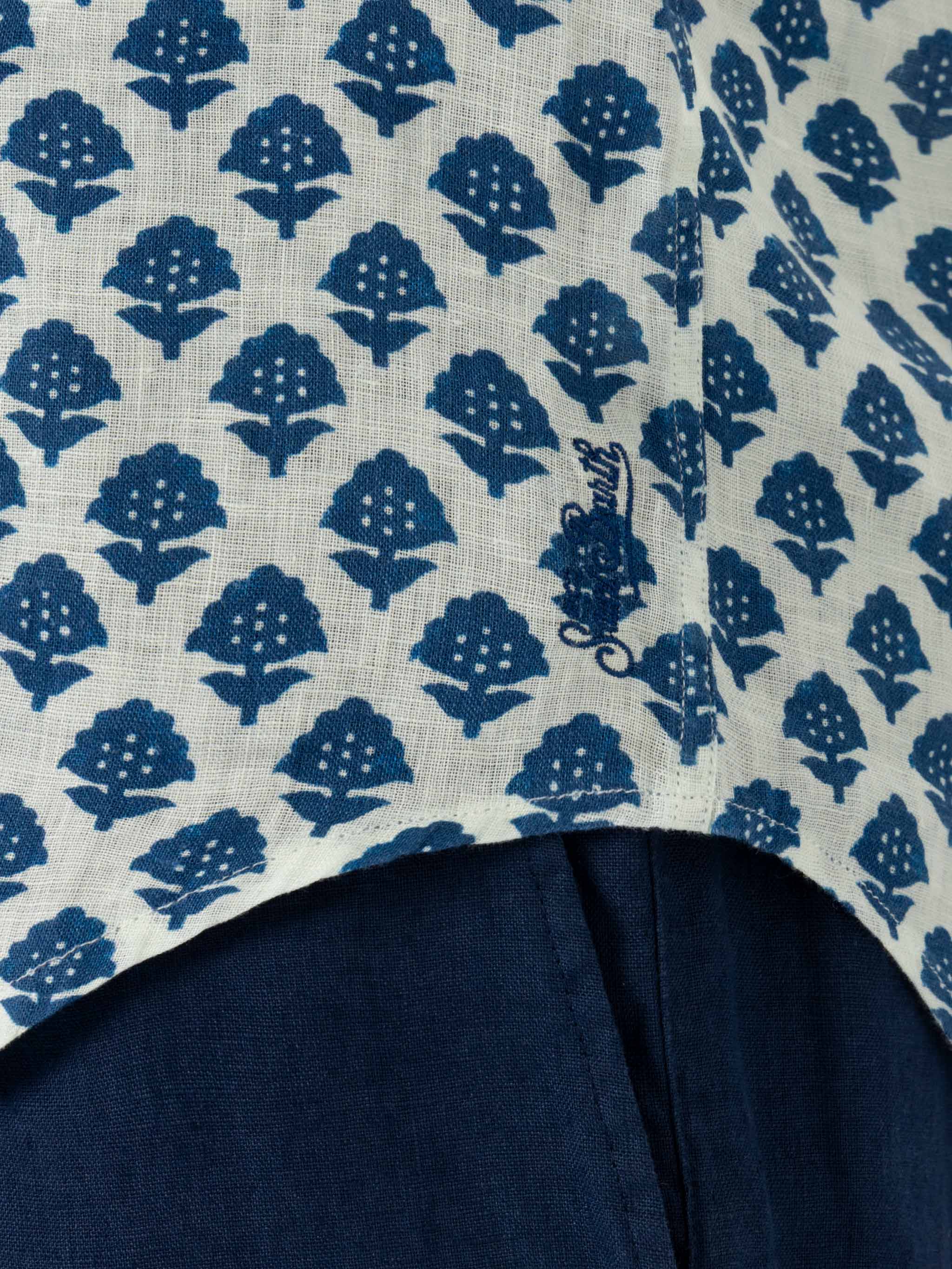 mc2-saint-barth-pamplona-camicia-uomo-in-lino-bianca-stampa-floreale image 2