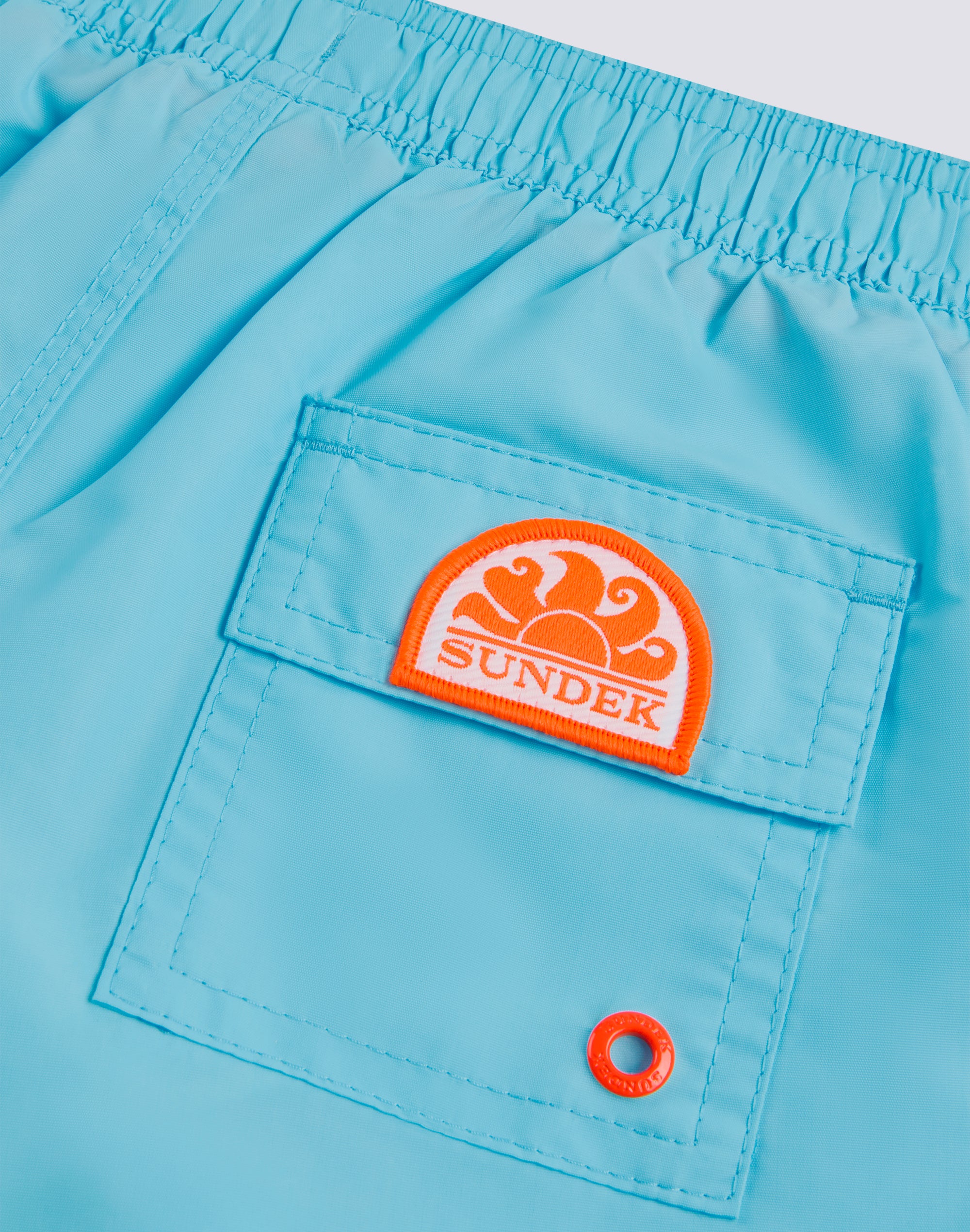sundek-iconic-costume-bambino-boxer-corto-vita-elasticata-taffet-con-piping-b700 image 3