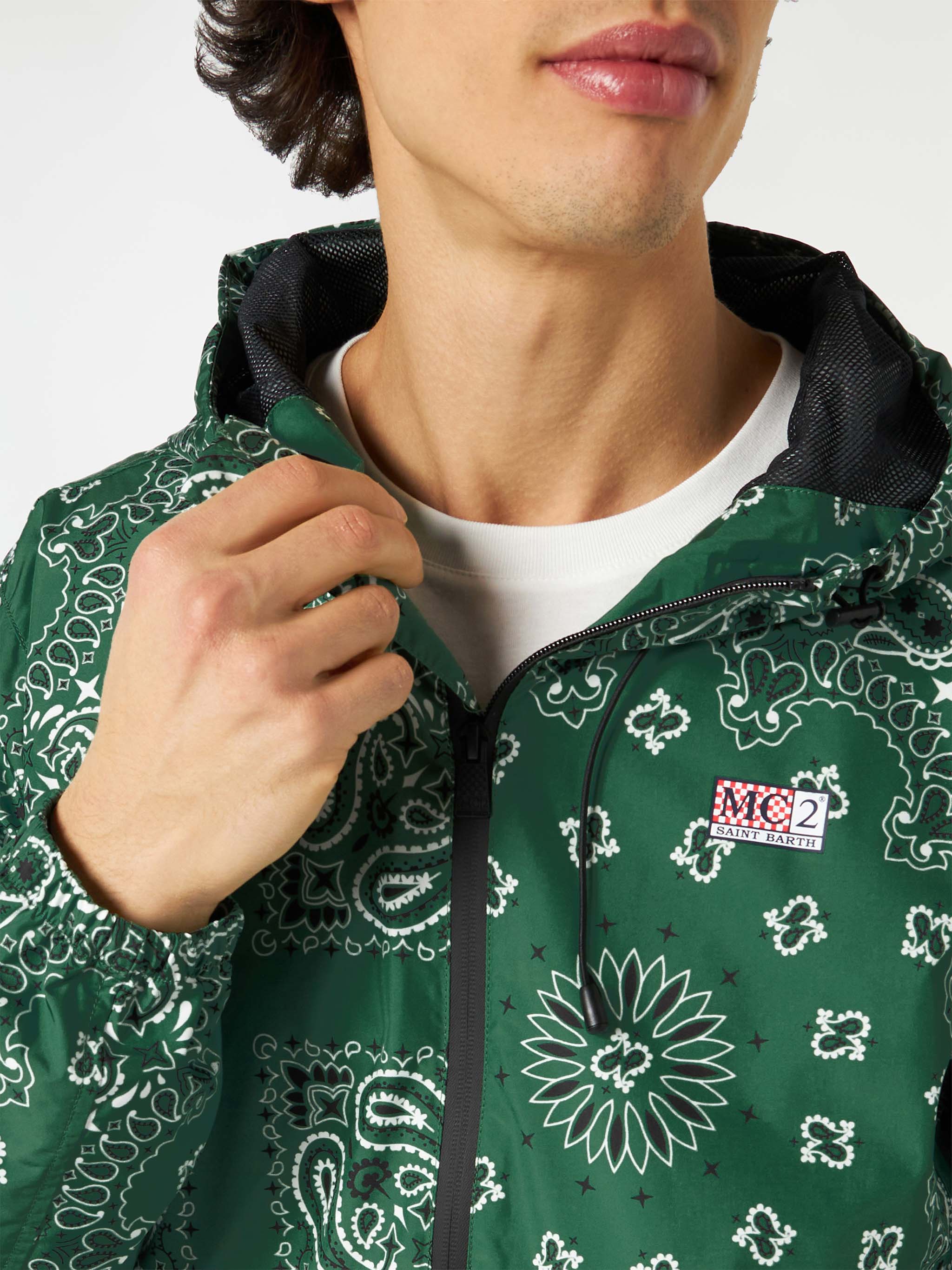 mc2-saint-barth-kauris-giacca-uomo-waterproof-stampa-bandana-verde-militare image 2