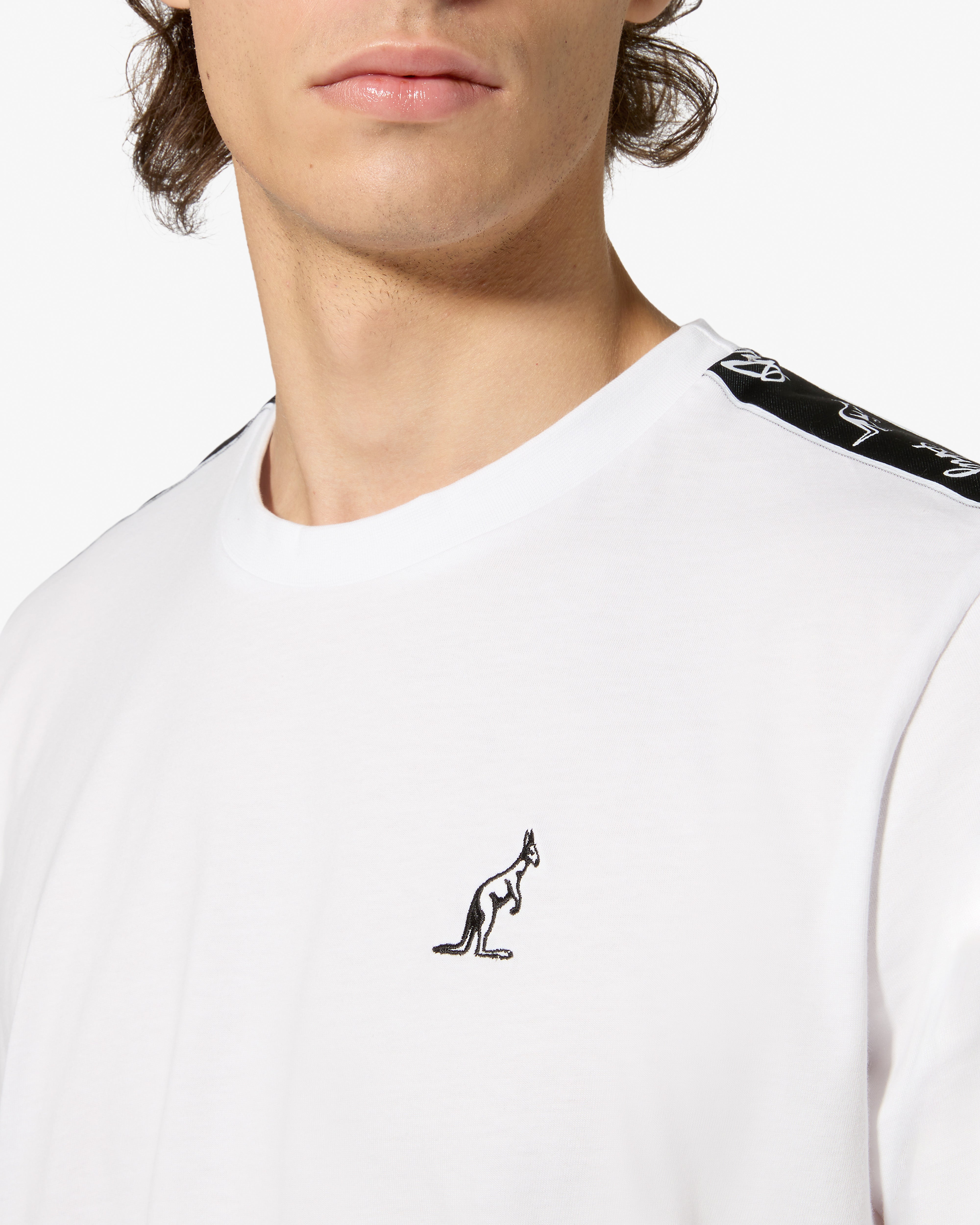 australian-tape-t-shirt-bianca-t-shirt-cotone-regular-fit-logo-ricamato image 4