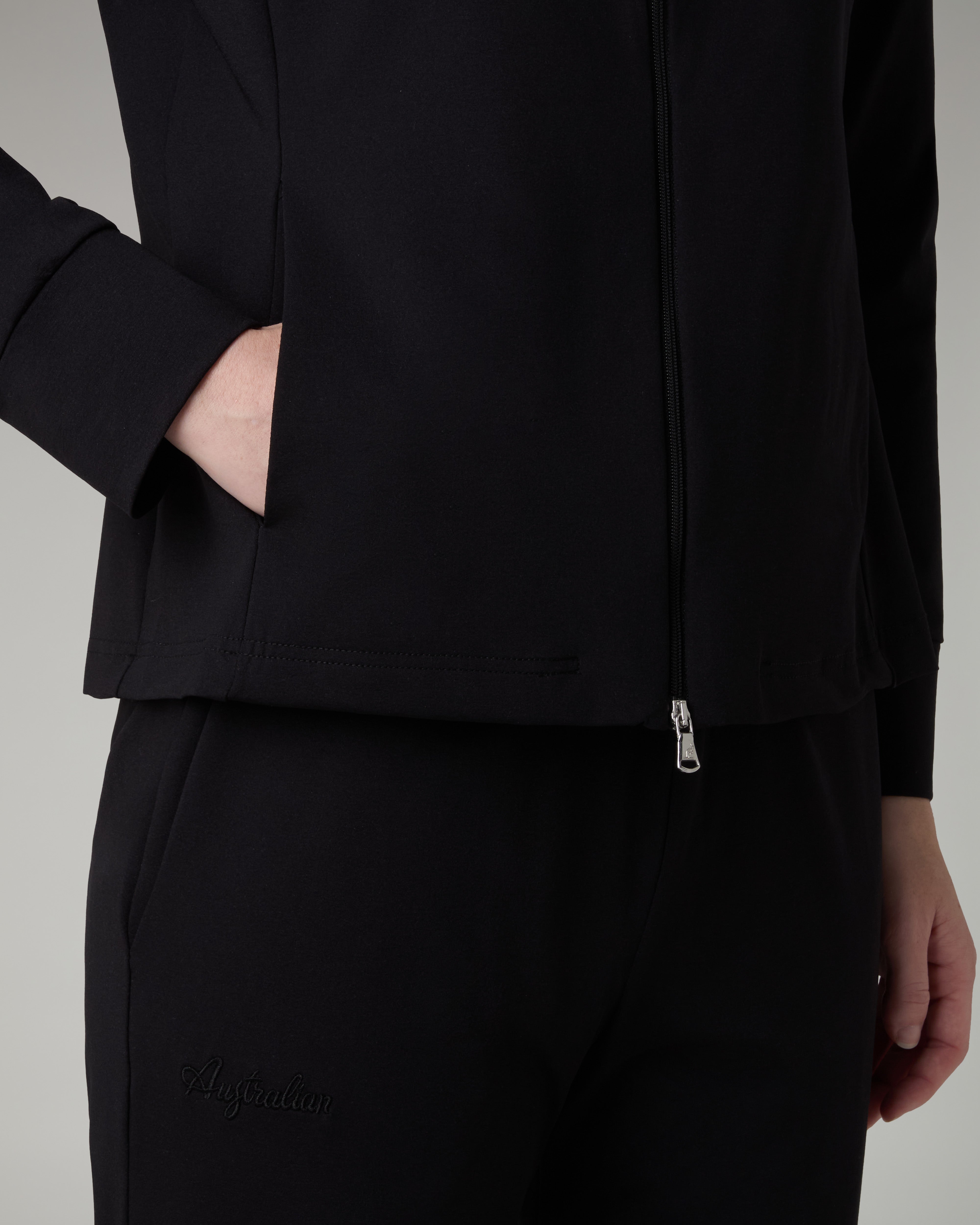 australian-grace-tracksuit-light-touch-nera-tuta-donna image 5