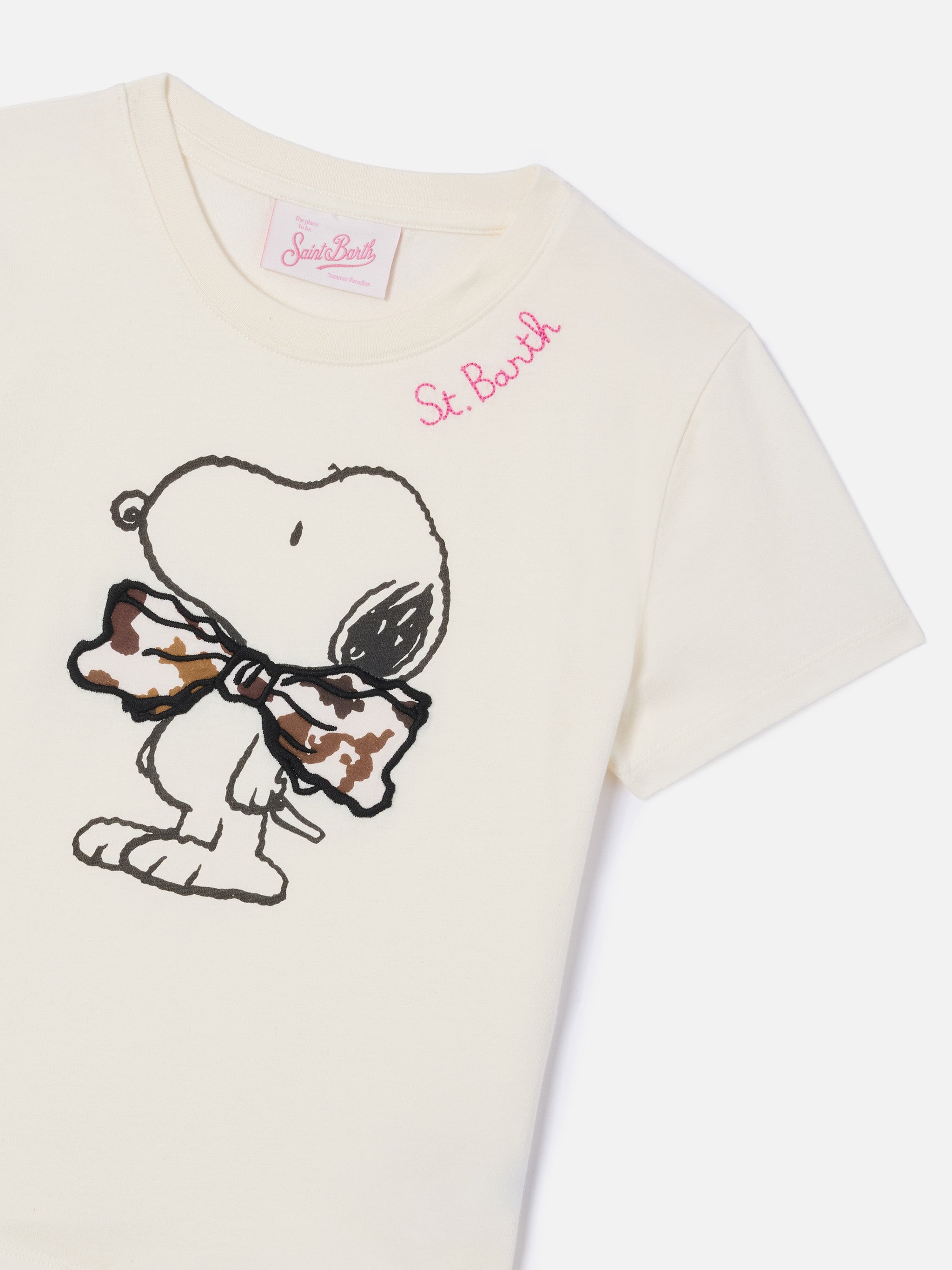 mc2-saint-barth-t-shirt-elly-bambina-in-cotone-panna-con-stampa-snoopy-e-fiocco- image 2