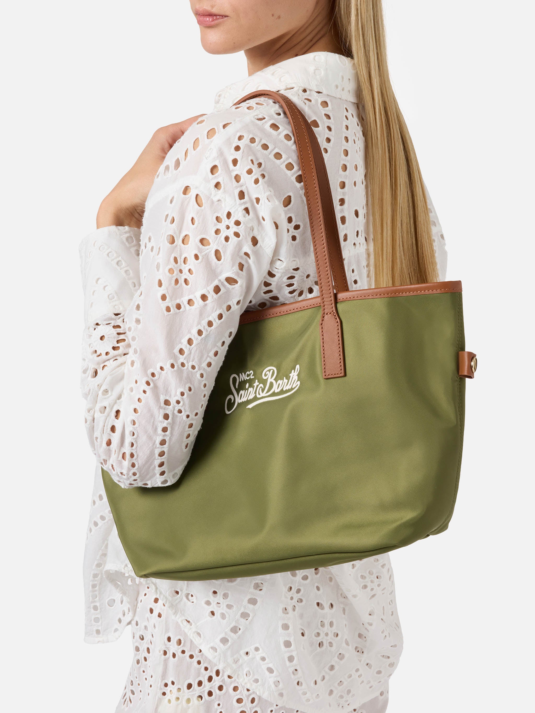 mc2-saint-barth-borsa-city-medium-in-nylon-verde-militare-logo-ricamato image 2