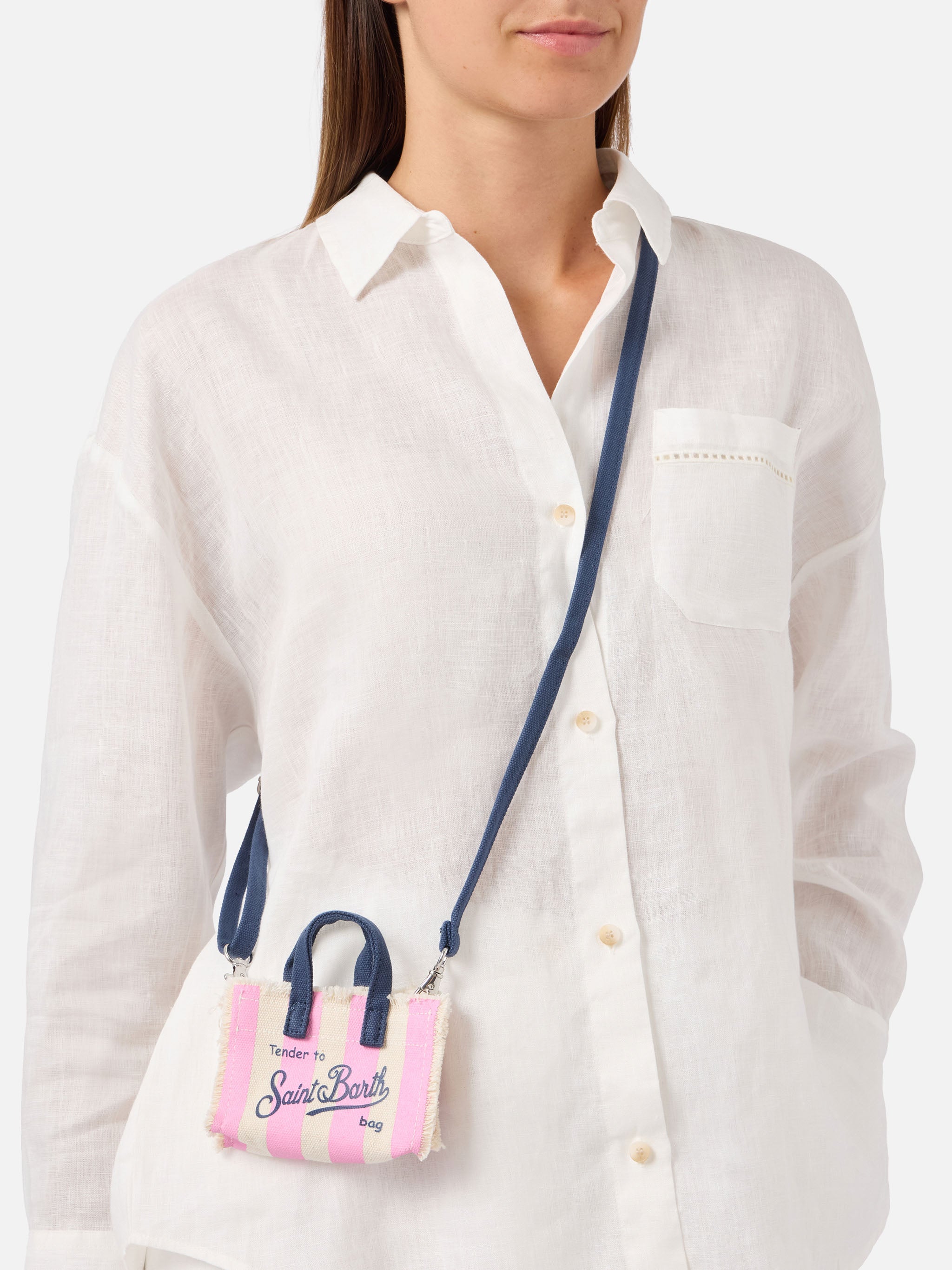 mc2-saint-barth-keychain-a-forma-di-mini-borsa-in-tessuto-a-righe-con-logo-ricam image 2