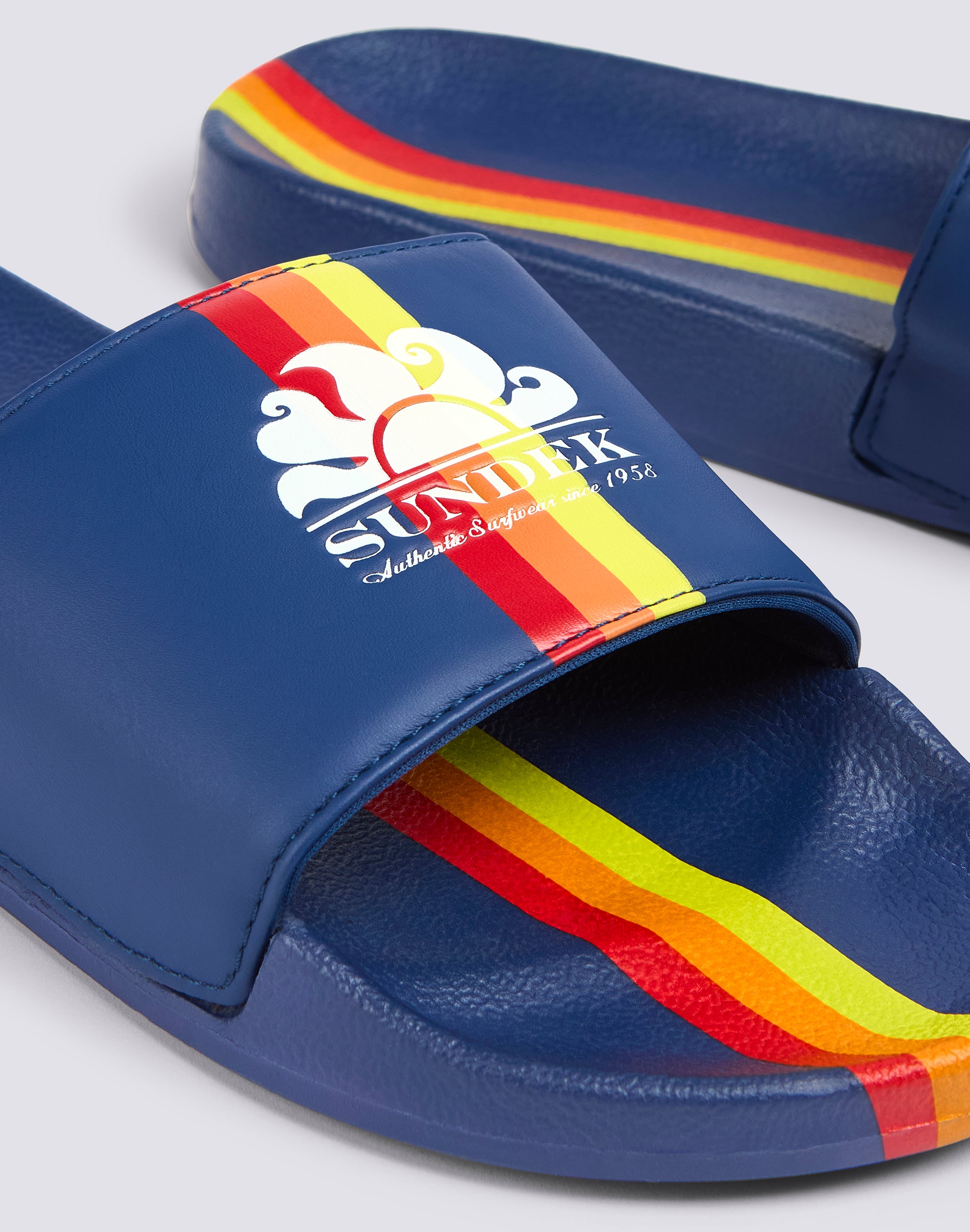 sundek-ciabatta-a-fascia-uomo-con-logo-e-dettaglio-arcobaleno image 2