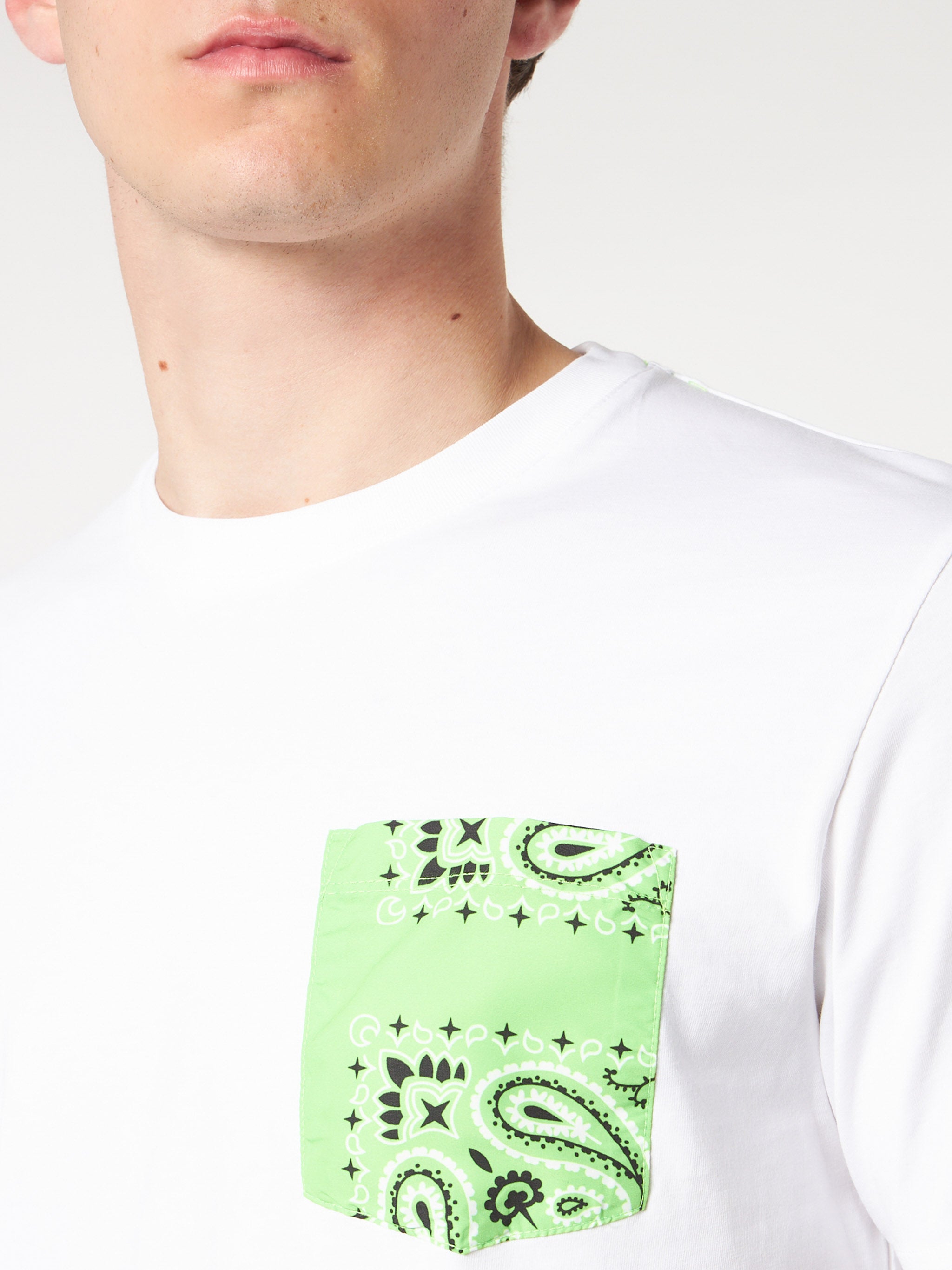 mc2-saint-barth-t-shirt-uomo-in-cotone-con-taschino-bandana-verde image 2