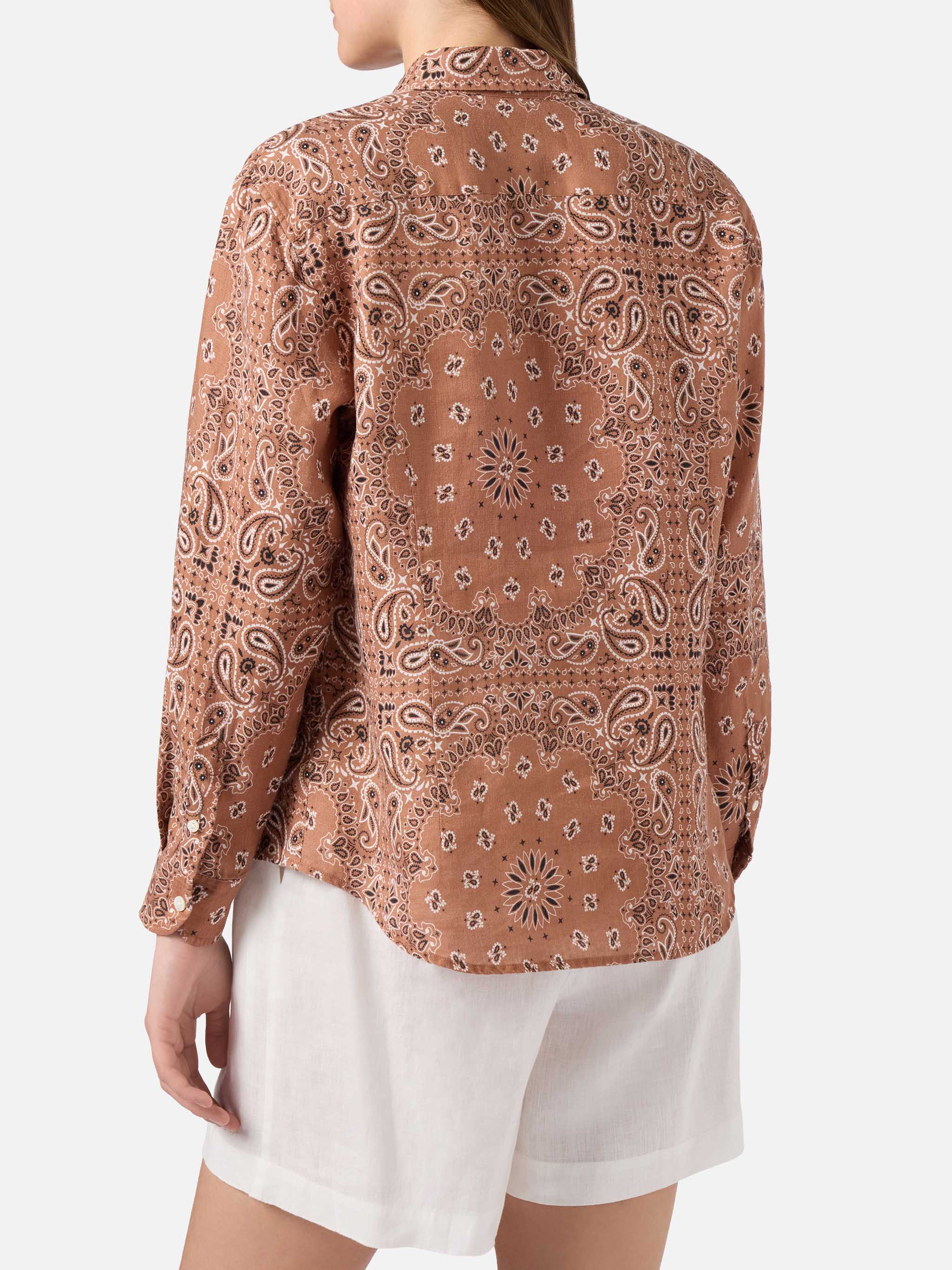 mc2-saint-barth-meredith-camicia-donna-in-lino-stampa-bandana-marrone image 3