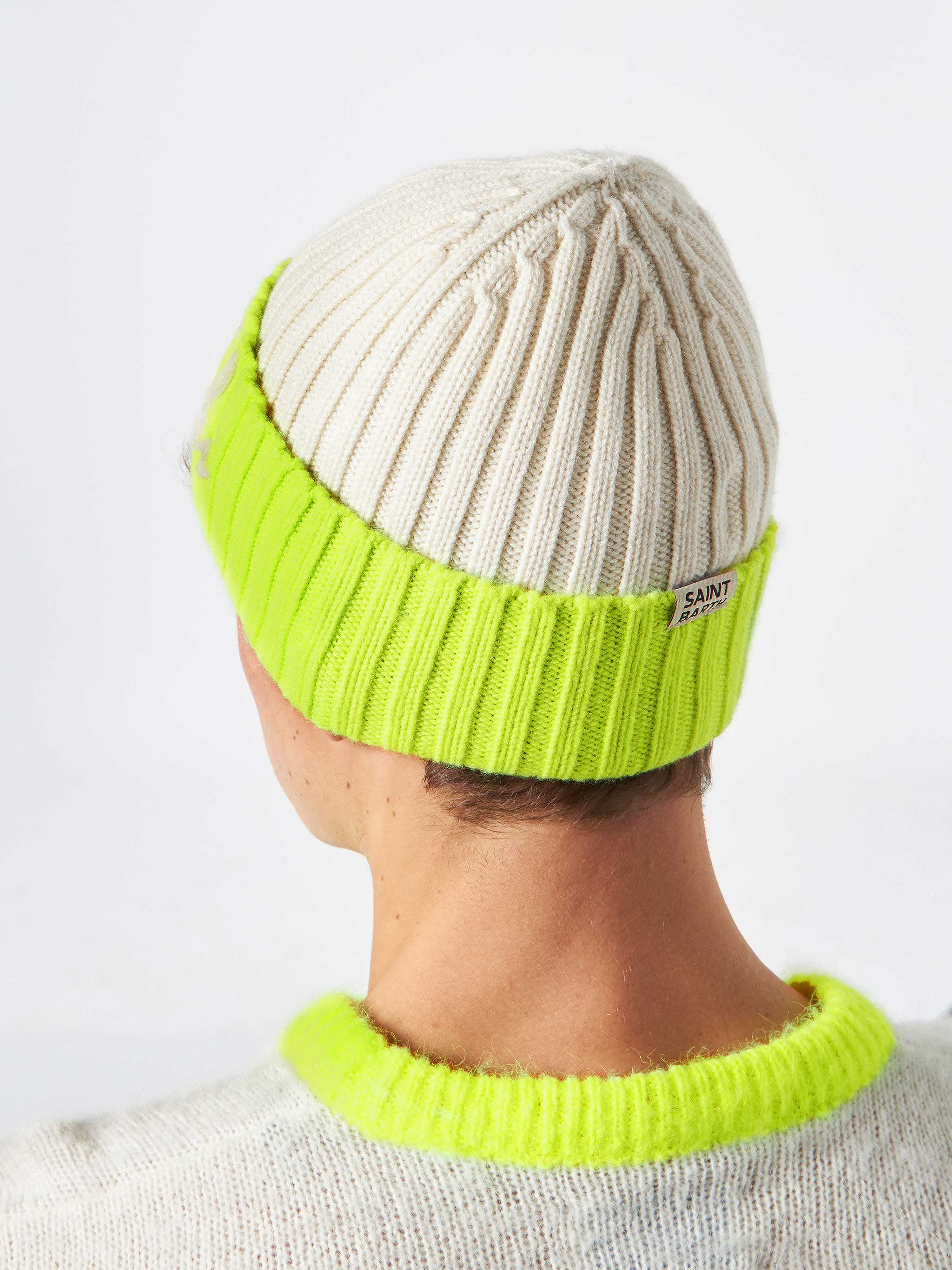 mc2-saint-barth-berretto-weng001-misto-cashmere-bianco-giallo-fluo-ricamo-apres- image 2