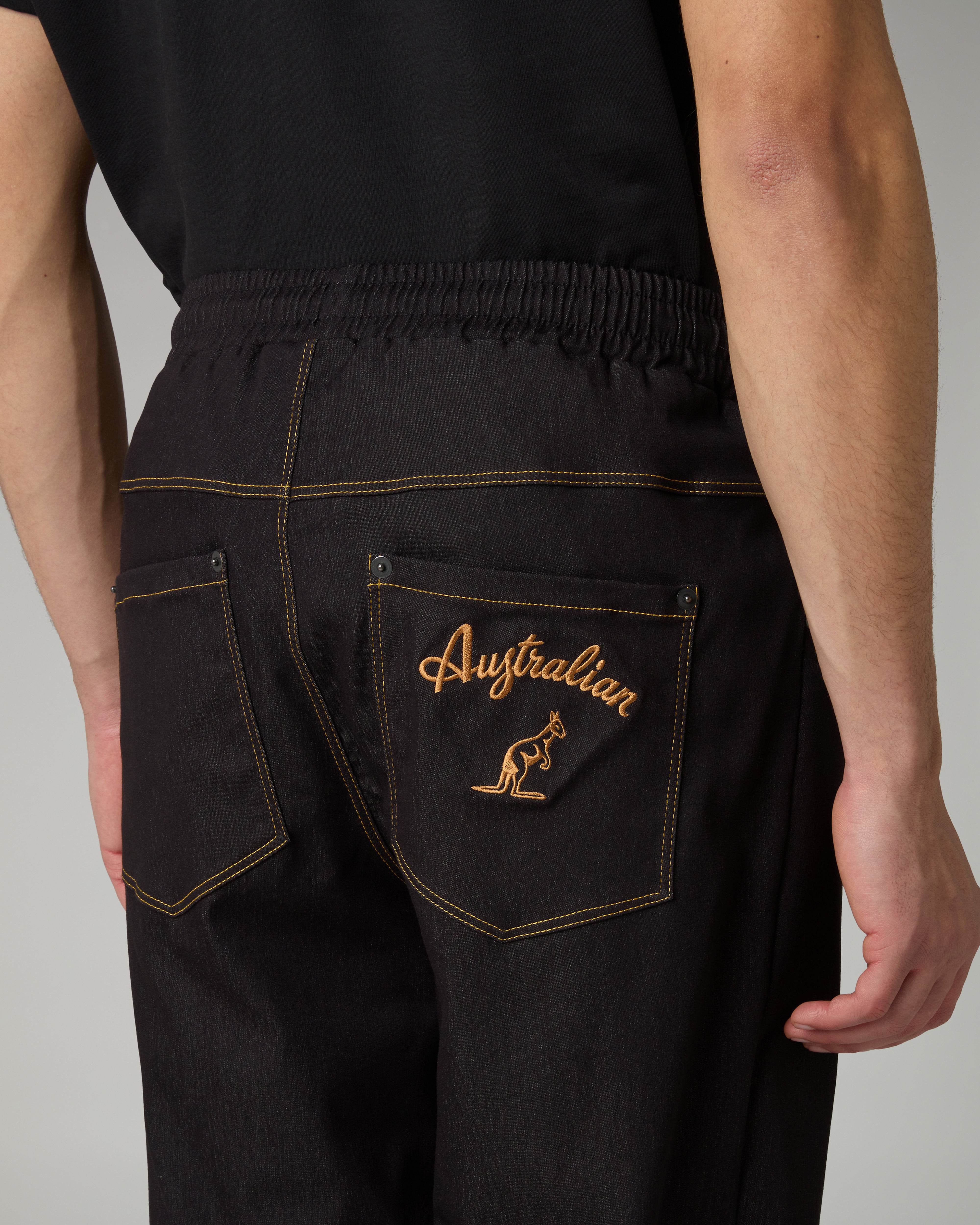 australian-denim-track-pant-archive-pantalone-in-denim-nero image 5