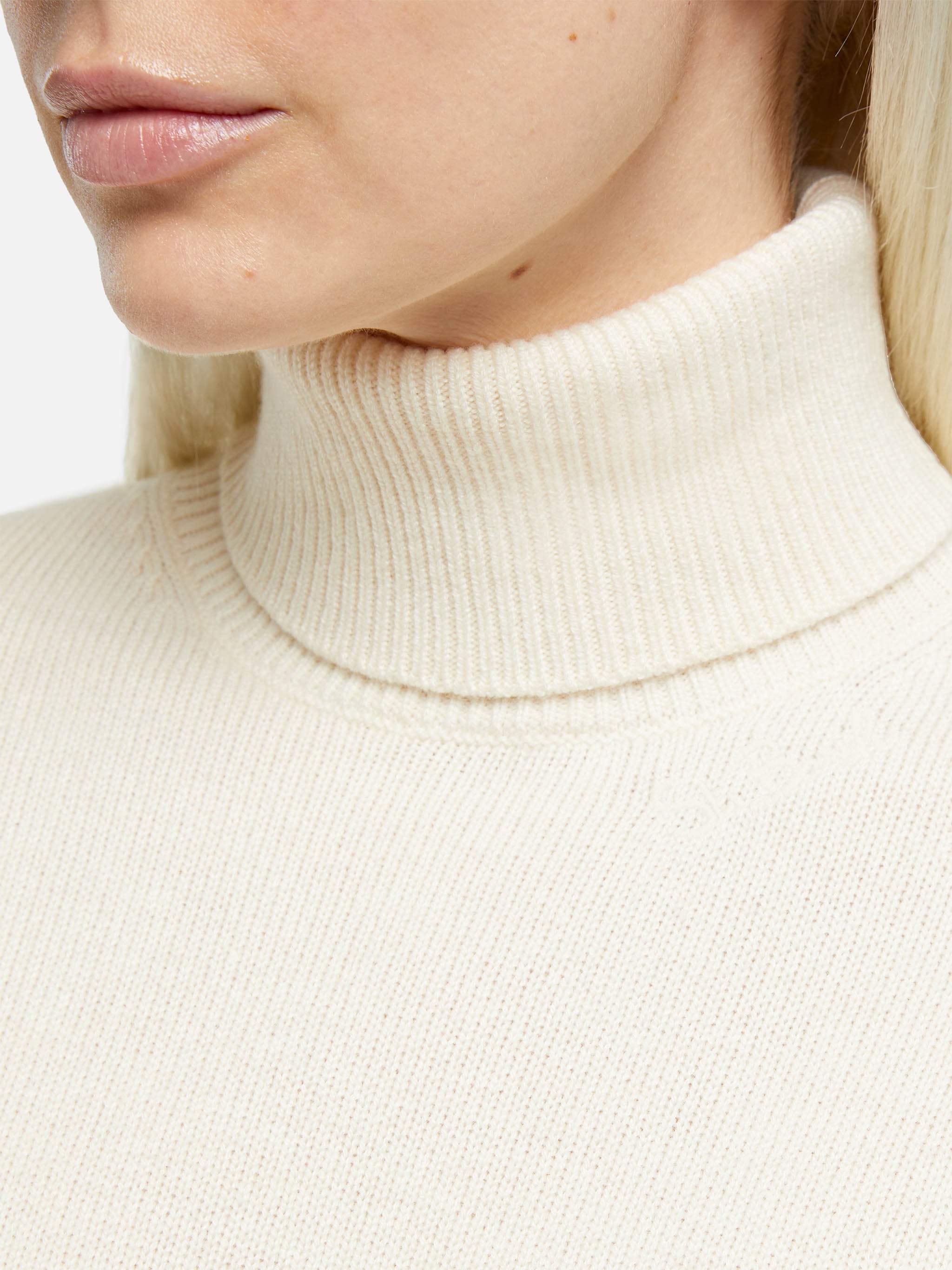 mc2-saint-barth-moody-dolcevita-donna-in-misto-cashmere-bianco image 2