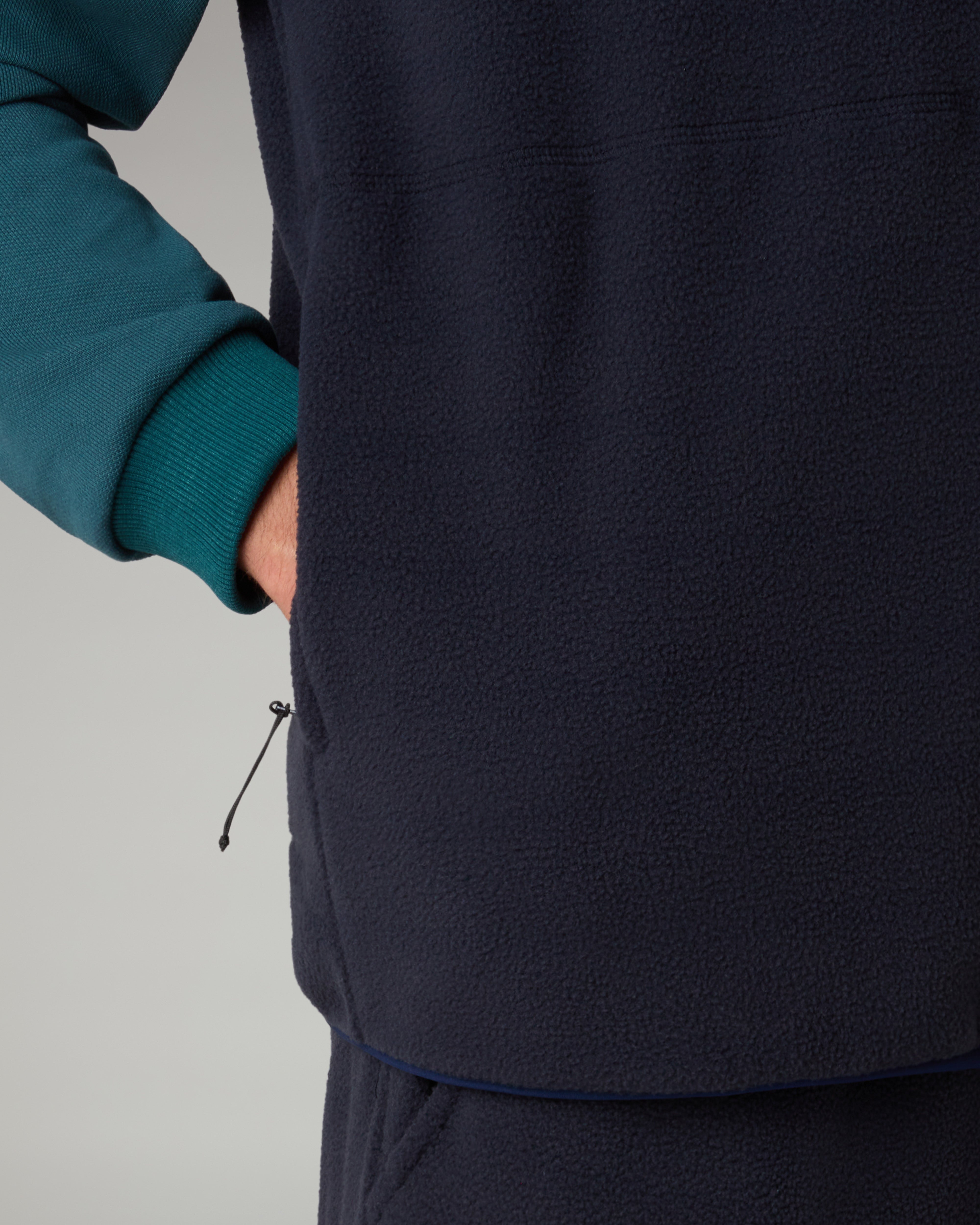 australian-color-block-gilet-in-pile image 6