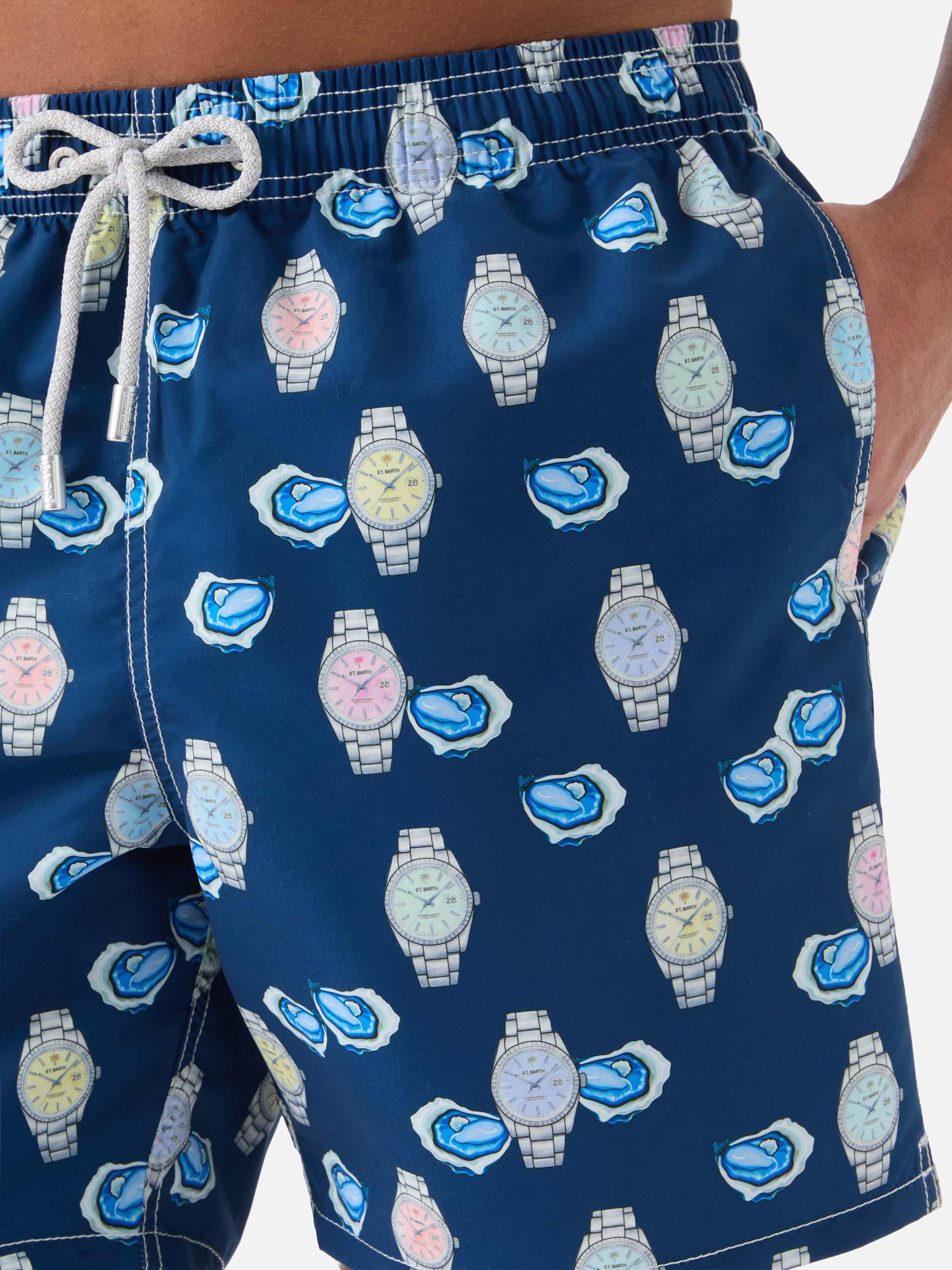 mc2-saint-barth-gustavia-gus0001-costume-mare-uomo-blu-stampa-ostriche-e-orologi image 4