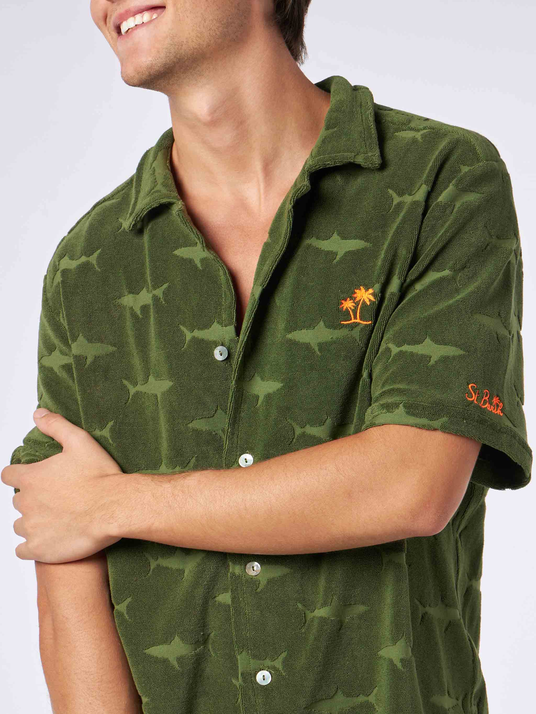 mc2-saint-barth-riviera-camicia-uomo-spugna-verde-militare-squali image 3