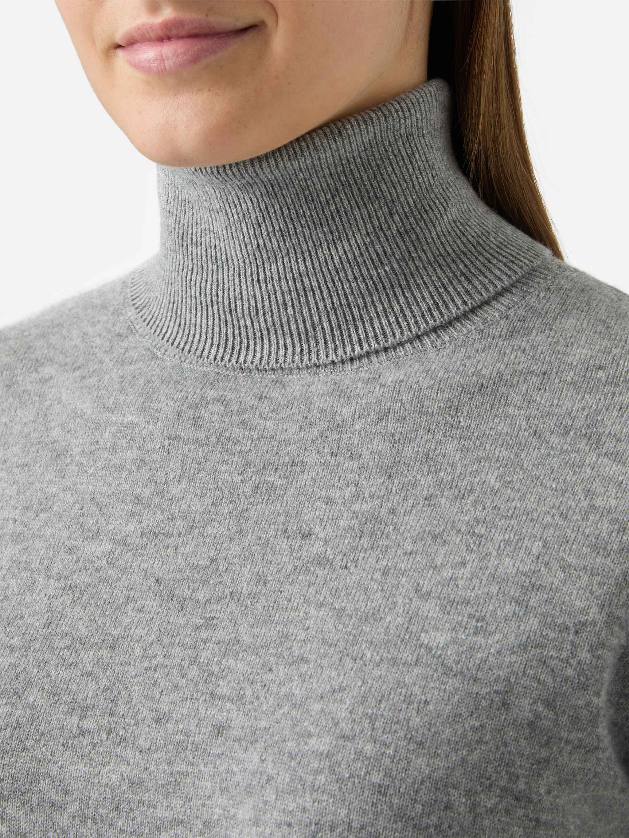 mc2-saint-barth-dolcevita-moody-in-cashmere-grigio-melange-con-ricamo-st-barth image 2