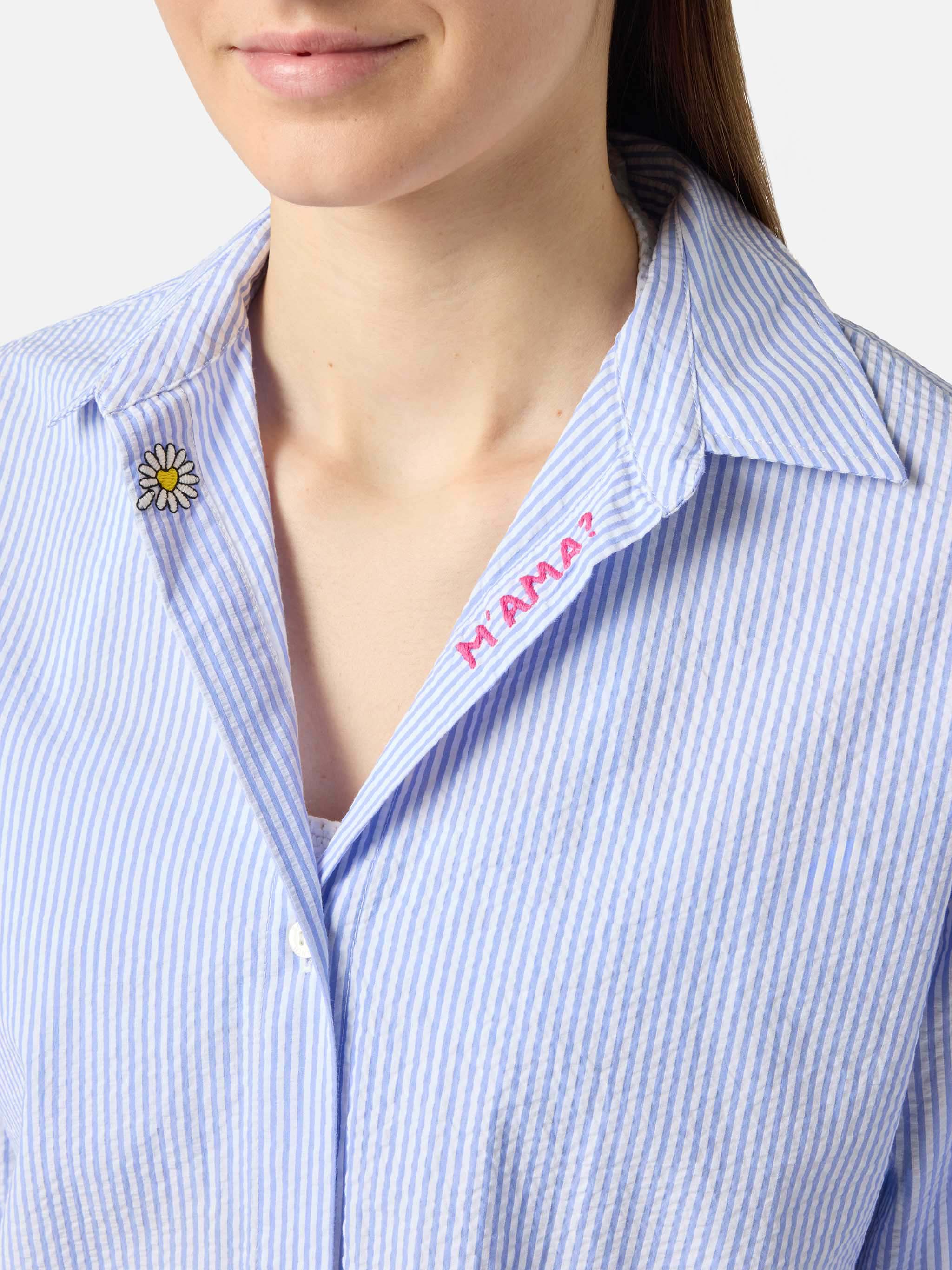 mc2-saint-barth-cristal-camicia-donna-seersucker-righe-azzurre-con-ricami image 2
