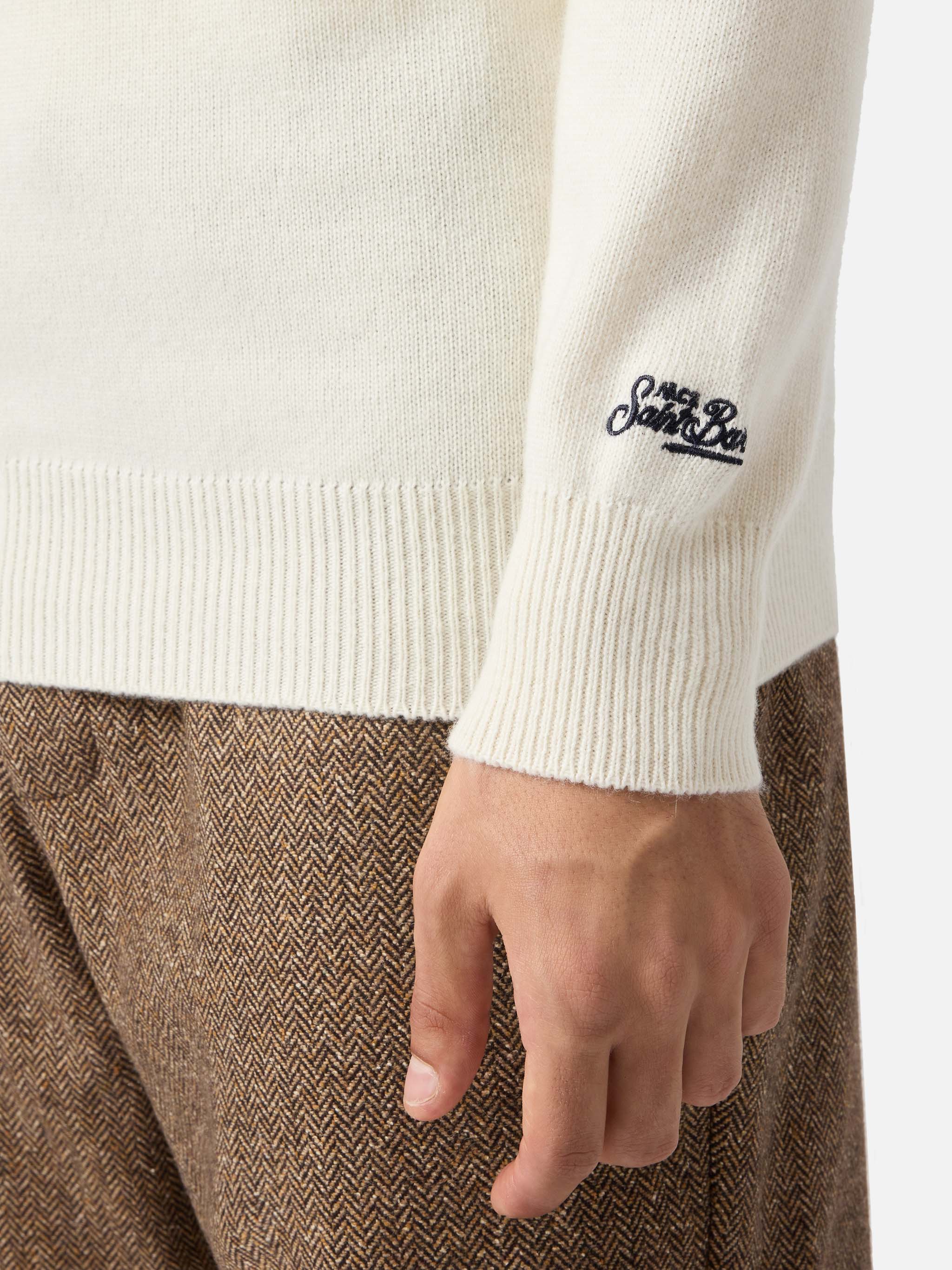 maglione-girocollo-mc2-saint-barth-heron-in-misto-cashmere-con-ricamo-bollicine- image 4